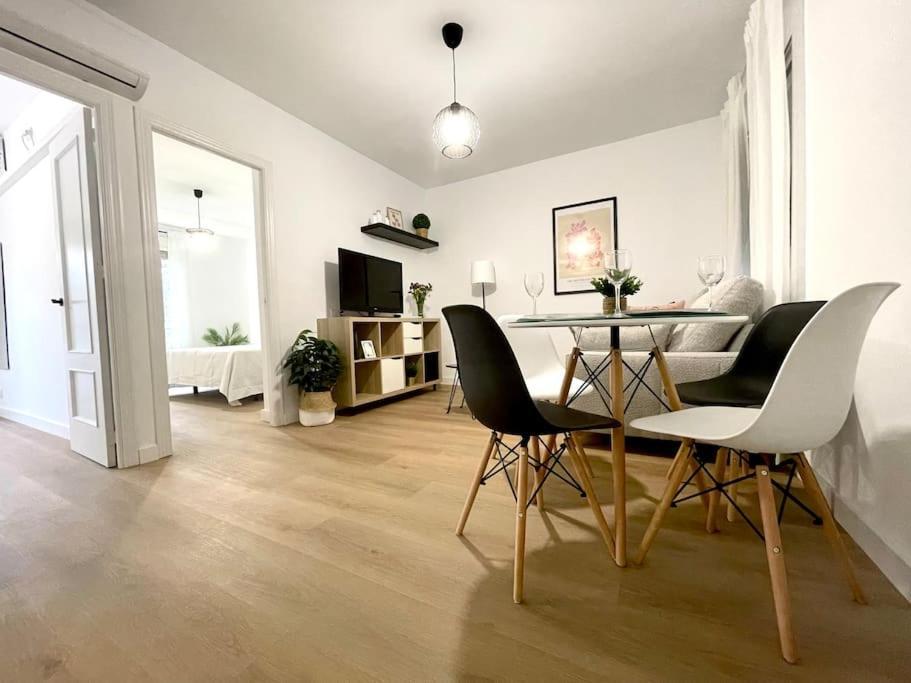 Elegancia Junto Al Rectorado. Apartamento