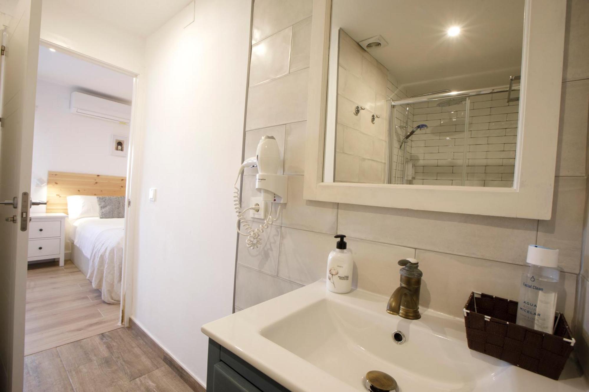 La Trinidad - Great Location Bed & Breakfast