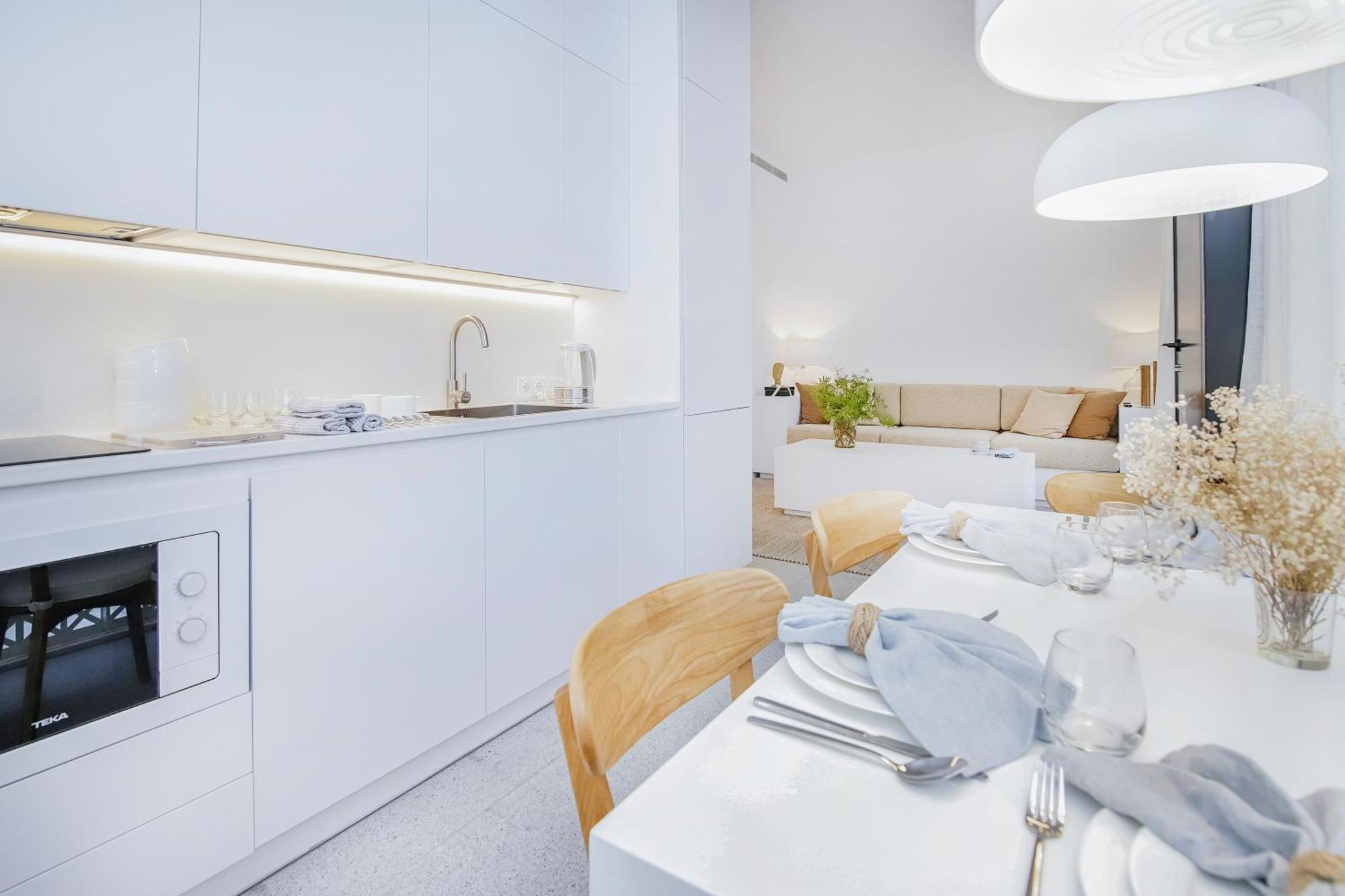 Bhost - Lumiere Apartment