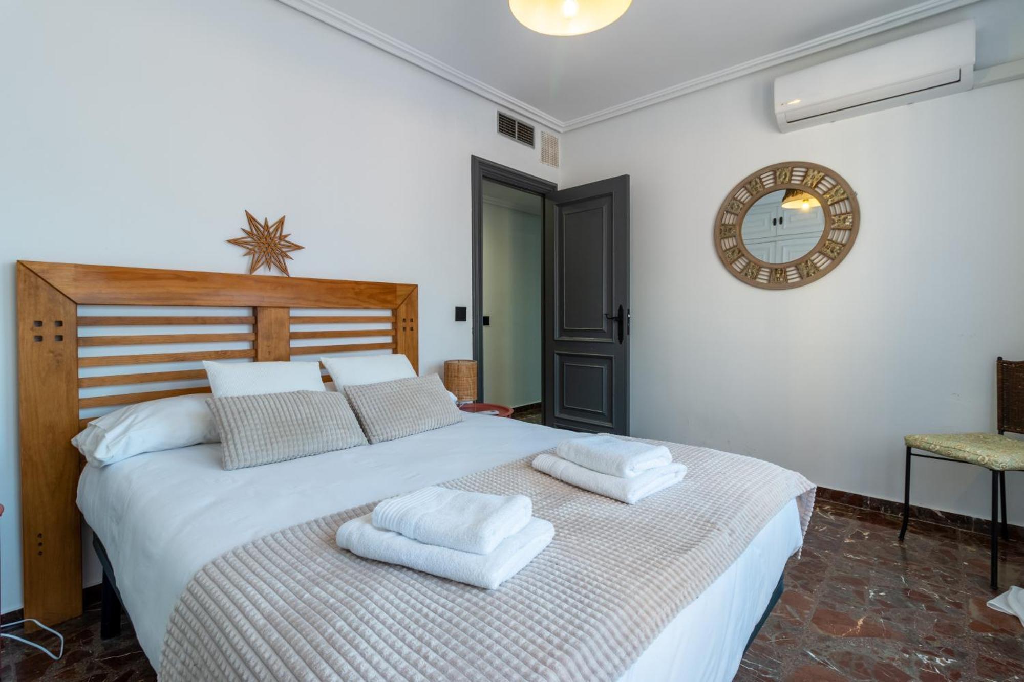 Atico Puente Parking Gratuito Apartment *