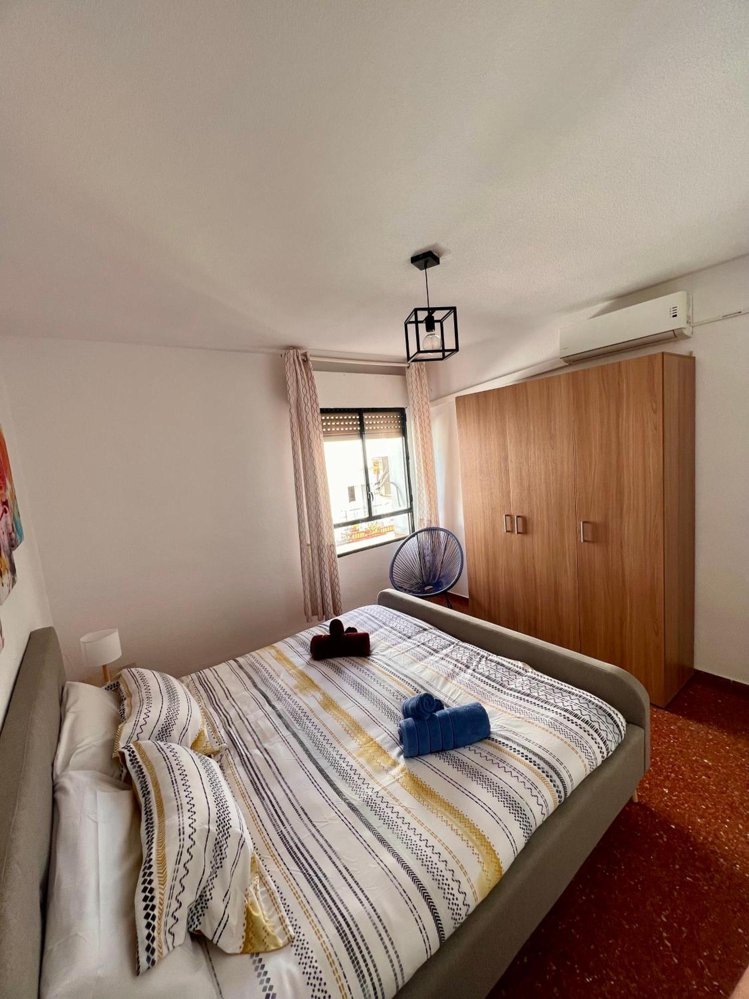 Amplio Familiar Con Parking Privado En Pleno Centro De Apartamento *