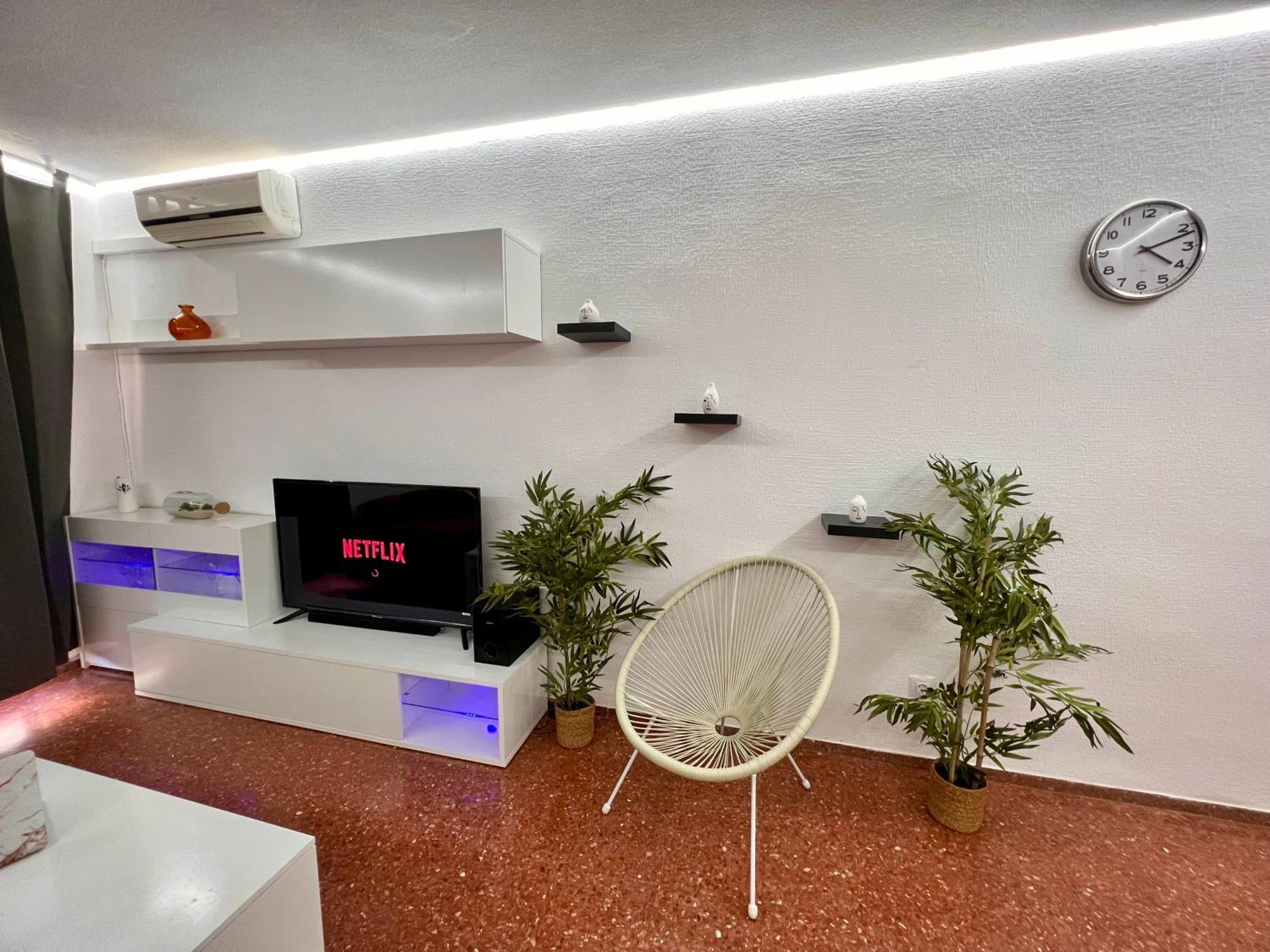 Apartamento Amplio Familiar Con Parking Privado En Pleno Centro De Córdoba