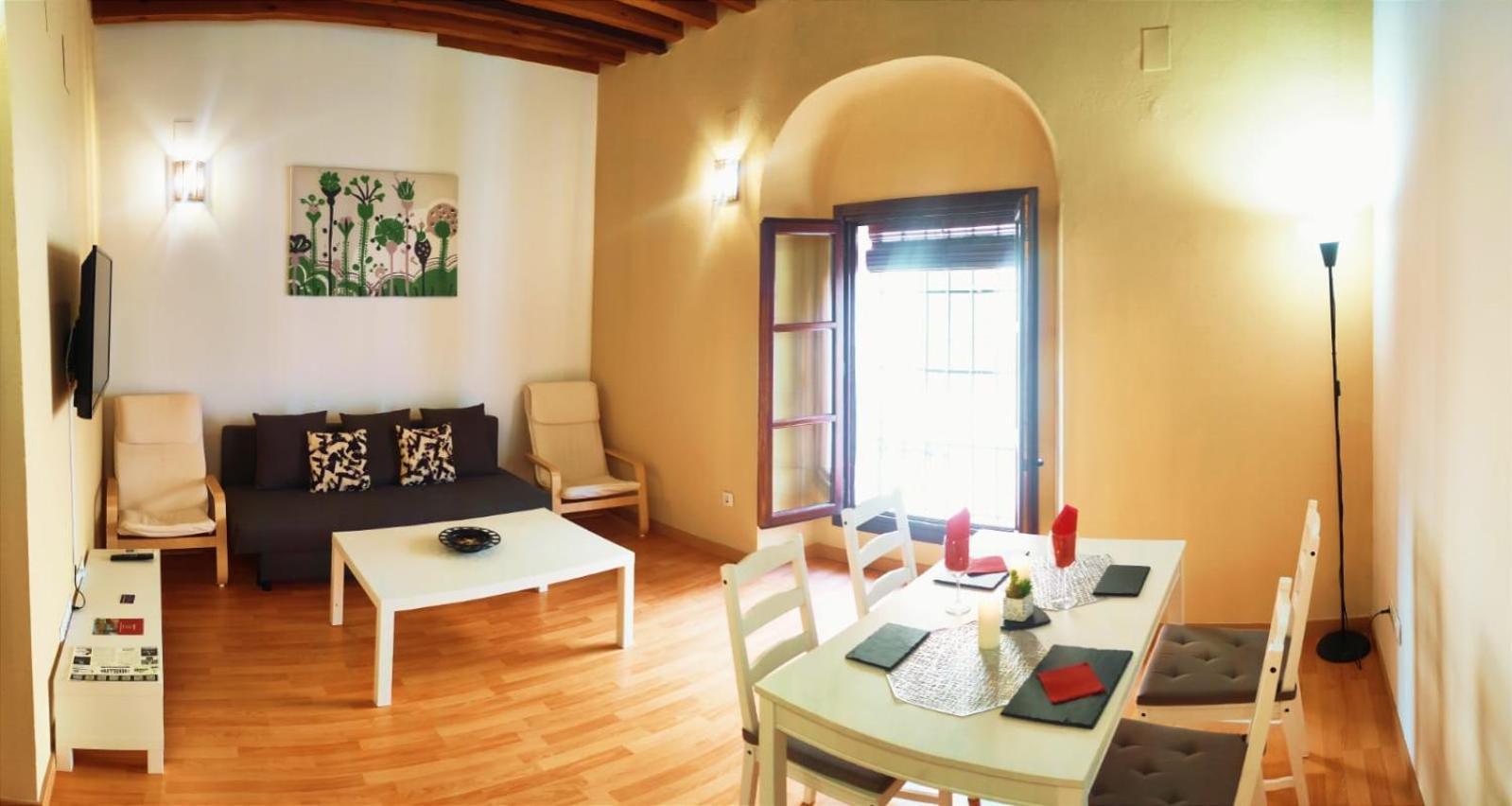Familiar Juramento Apartment