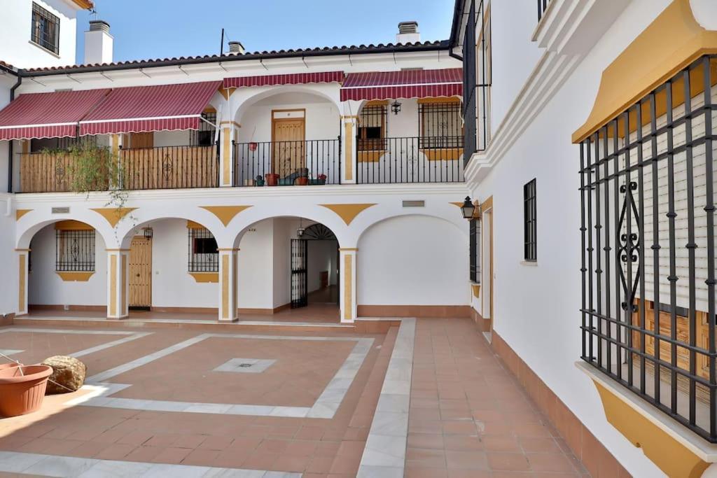 Almanzor Apartment *