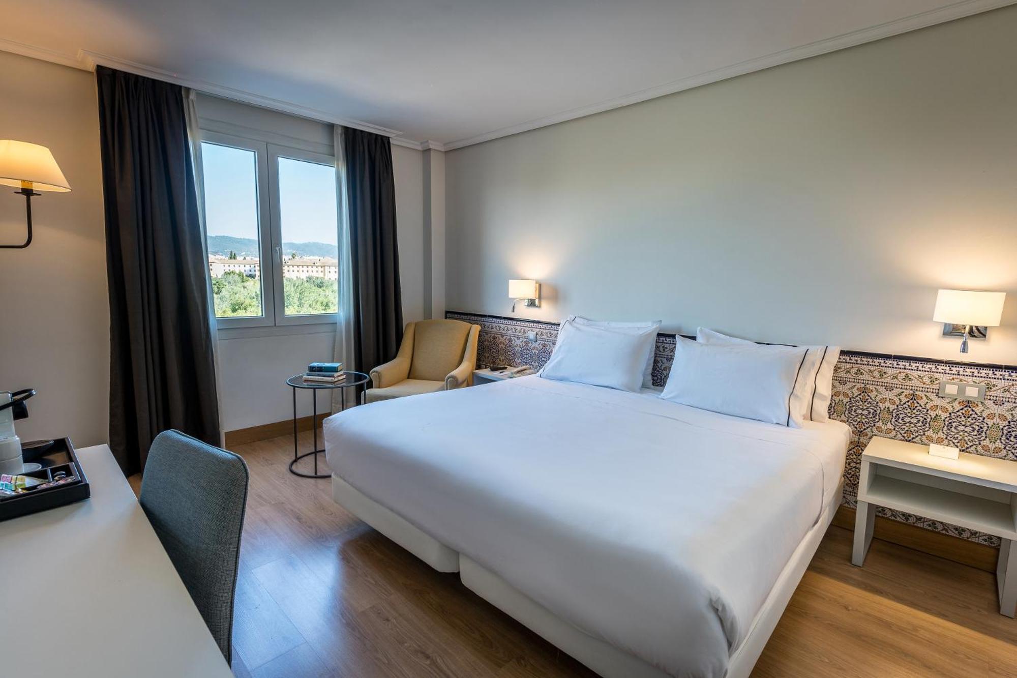 Hesperia 4*