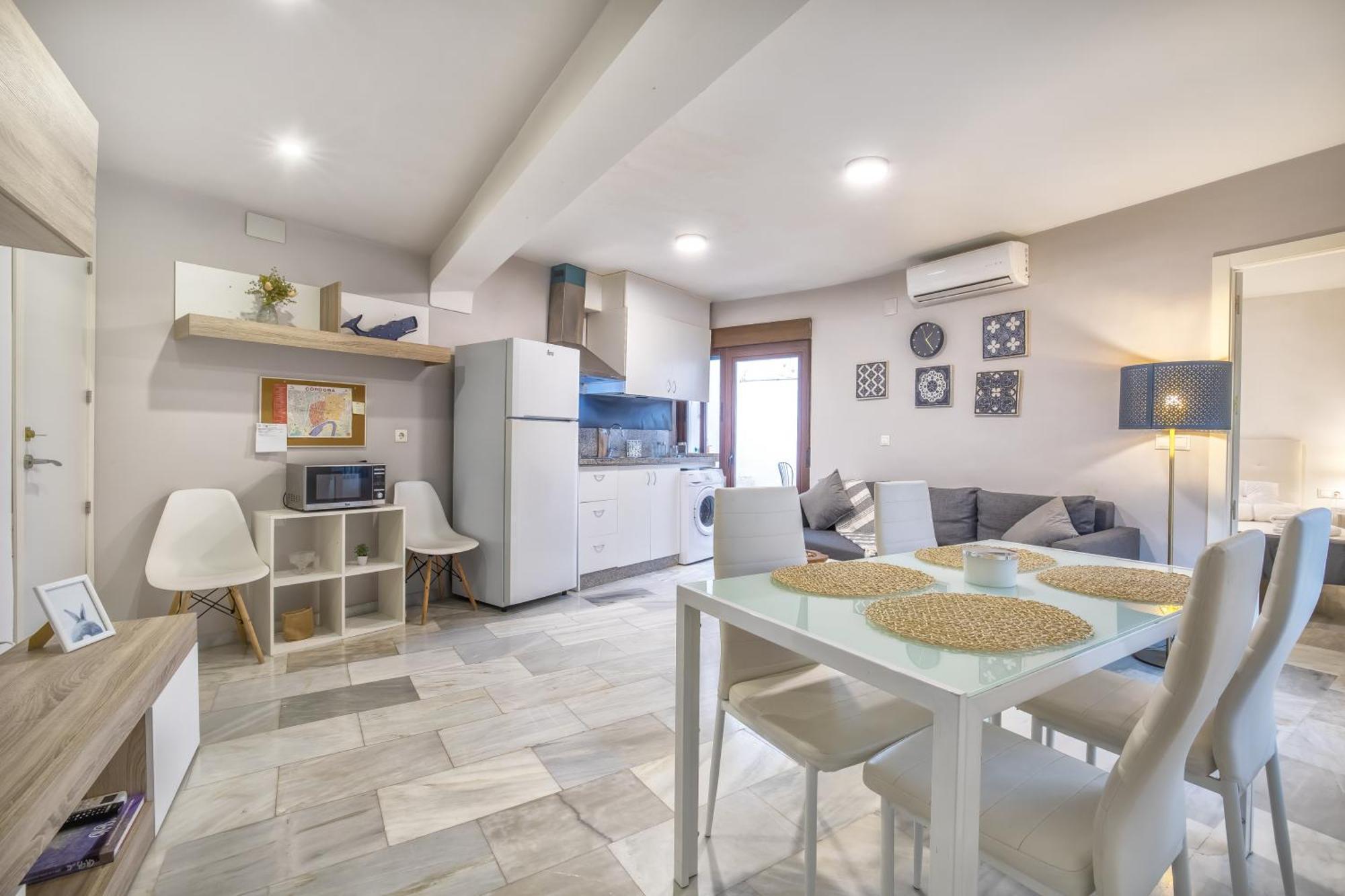 Apartment Encanto En La Juderia: Con Patio *