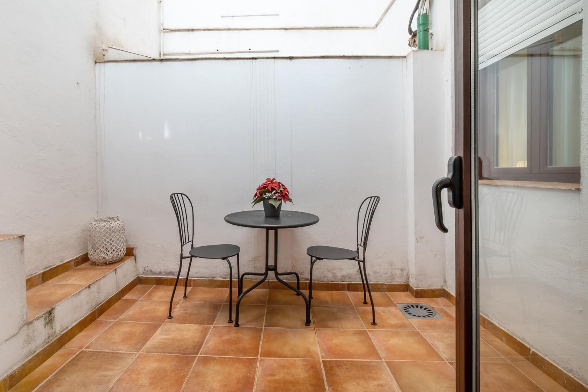 Apartment Encanto En La Juderia: Con Patio