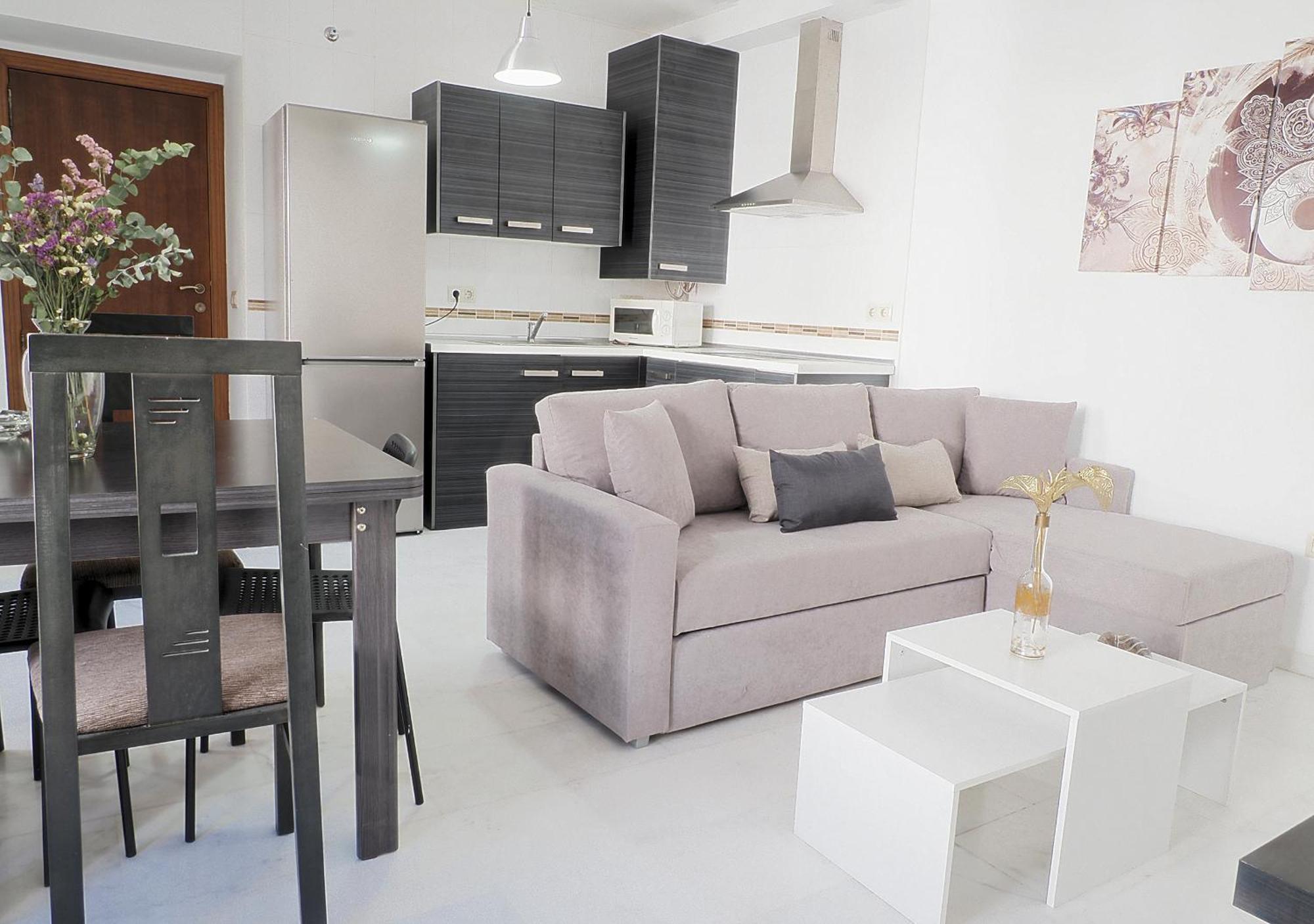 Sunny In The Historic Centre- Private Parking Apartment *