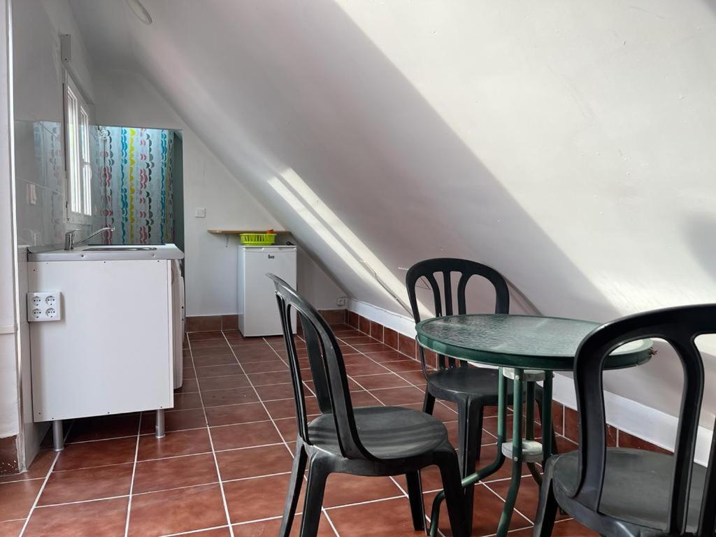 Alyana Hostel *