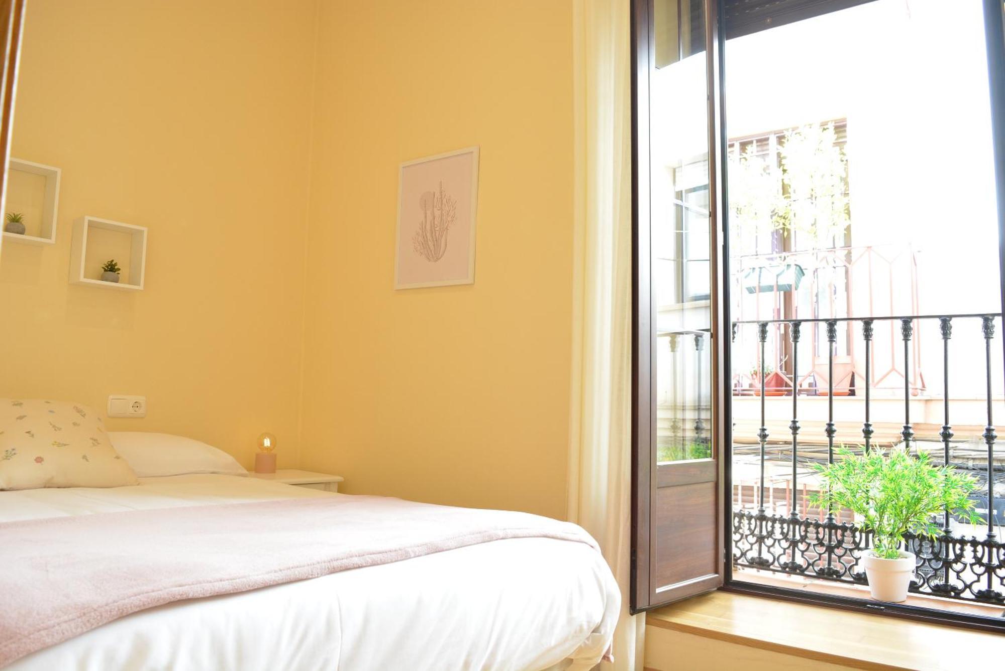 Puerta De Cordoba- Exterior Con Balcones *
