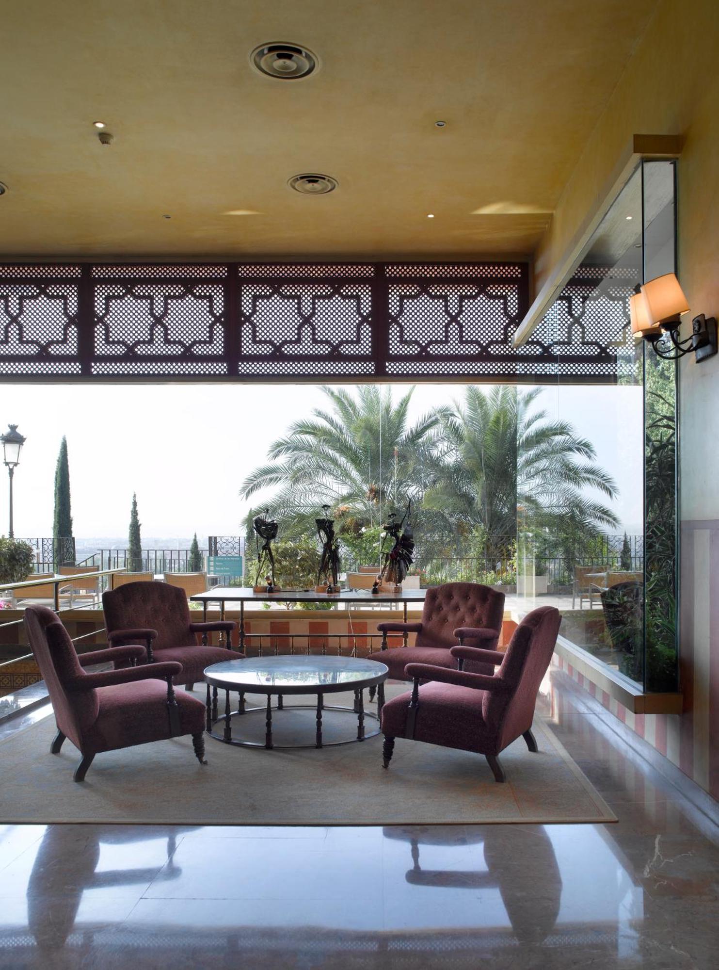 Hotel De 4*