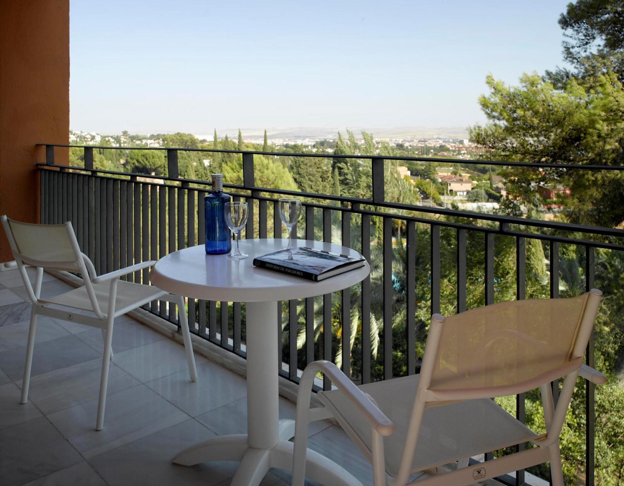Hotel De 4*