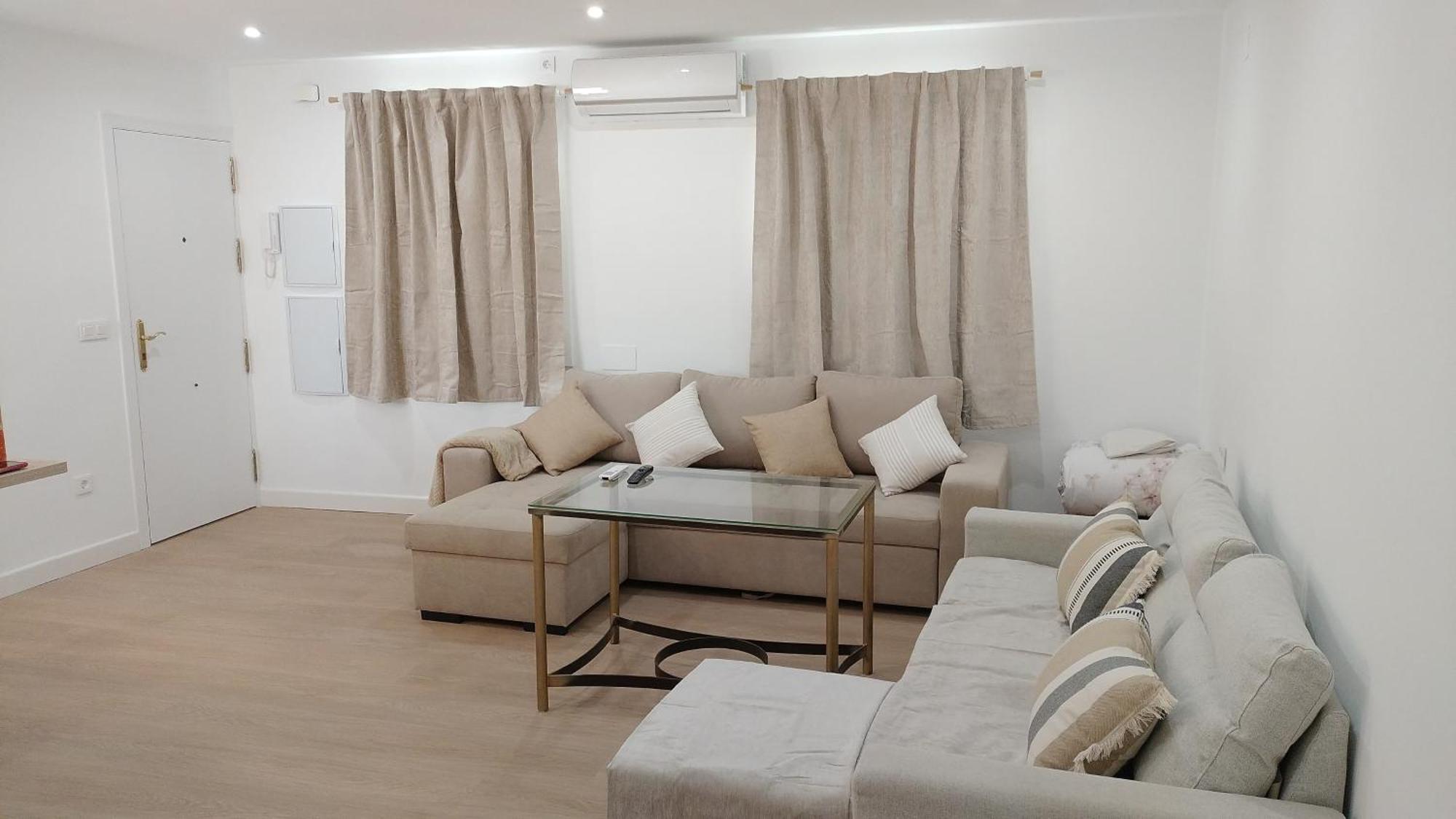 Apartamento Bonito, Centrico, Fresco Y Tranquilo En Santa Marina