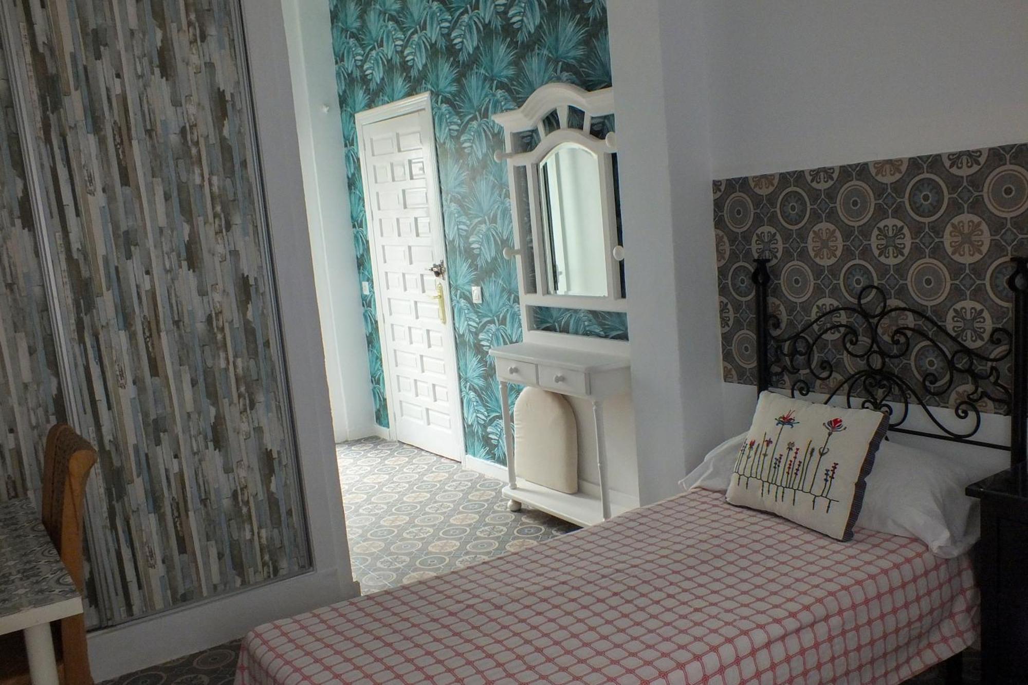 Alojamiento A 5 Minutos De La Feria Guest house