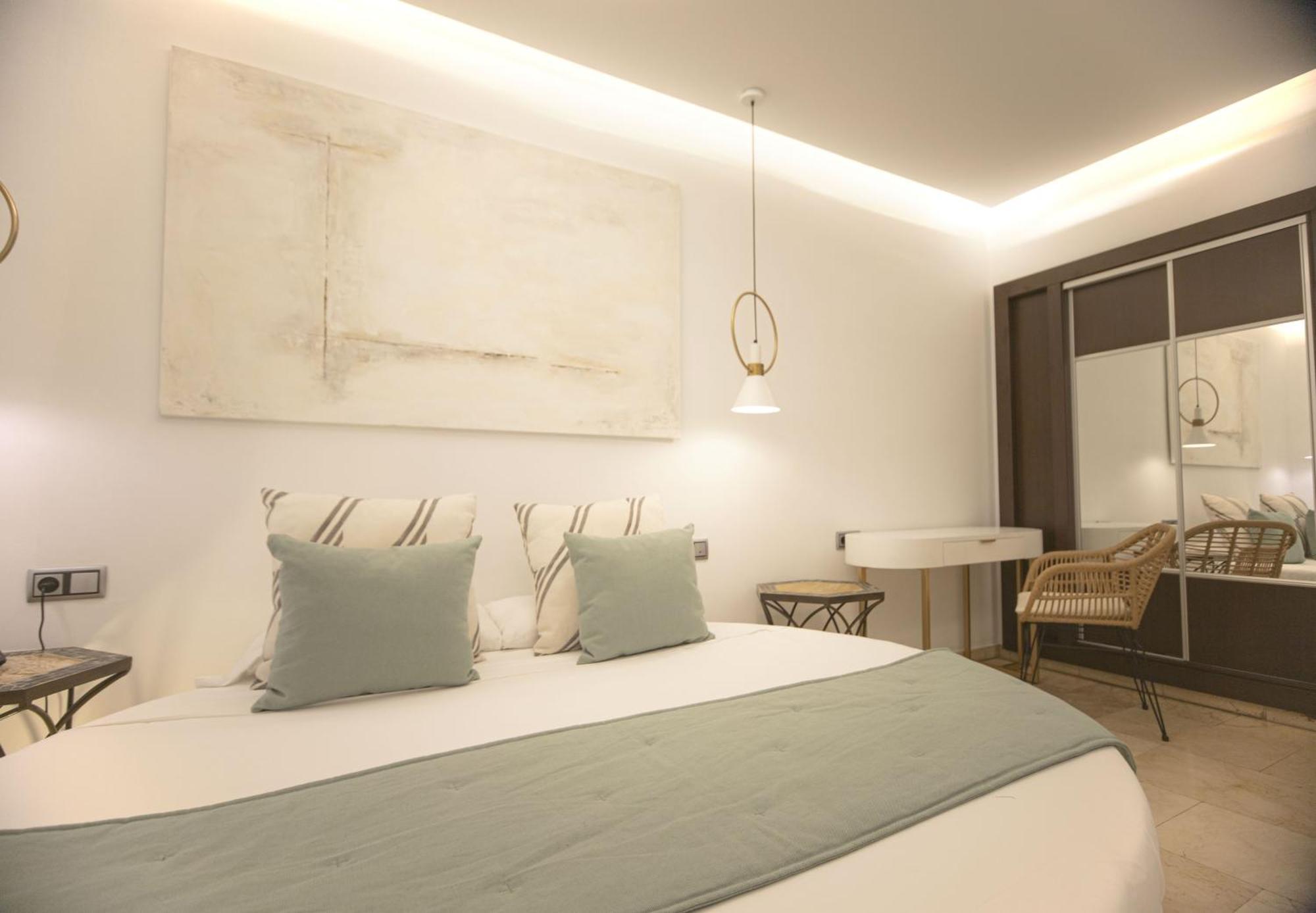 Oasis Hotel 2*