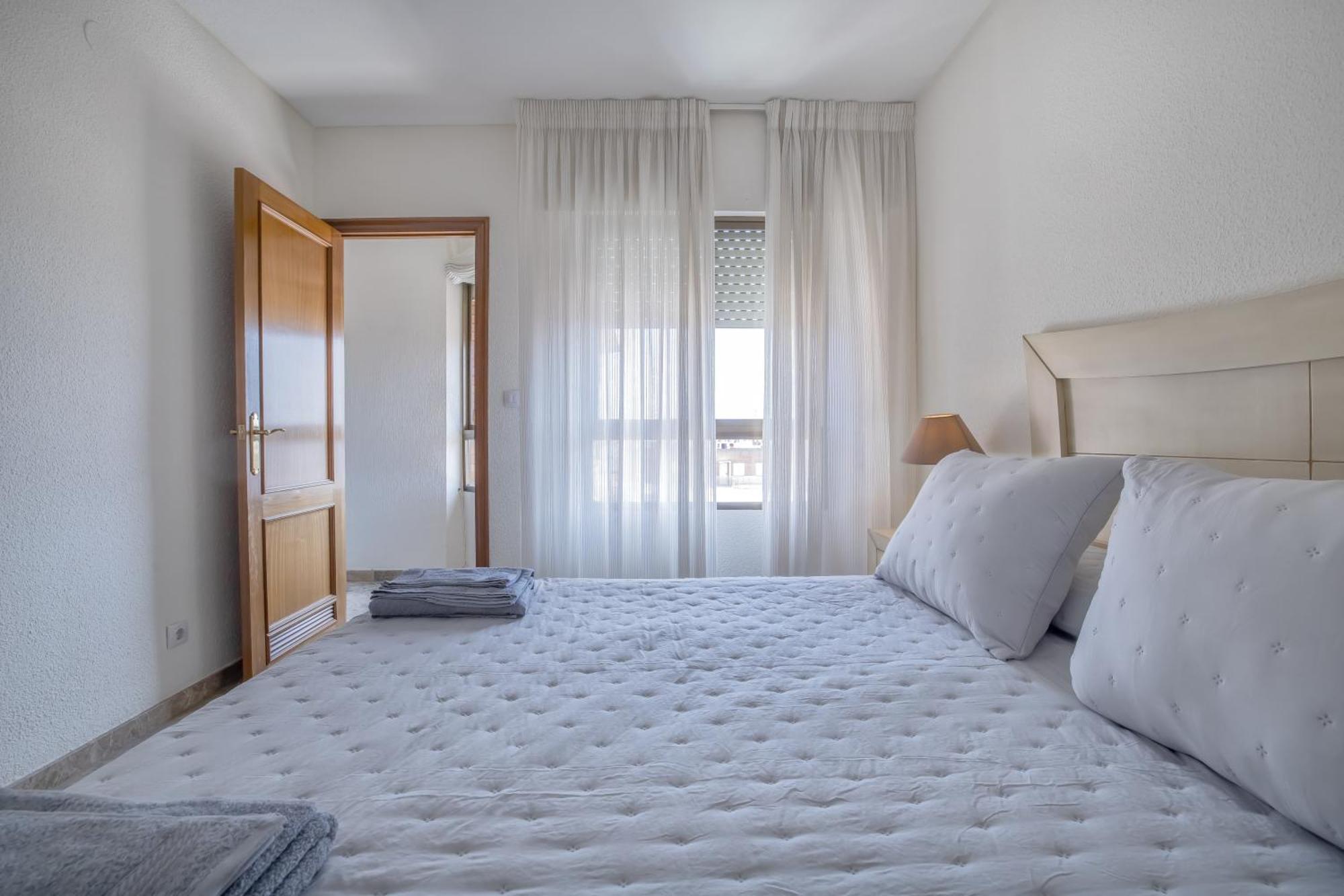 R & T Center - Parking Apartment