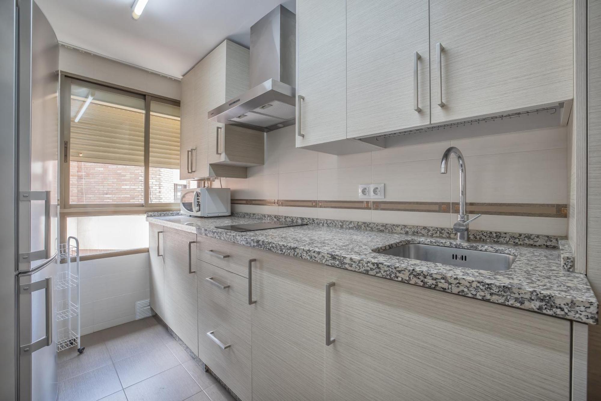 R & T Center - Parking Apartment