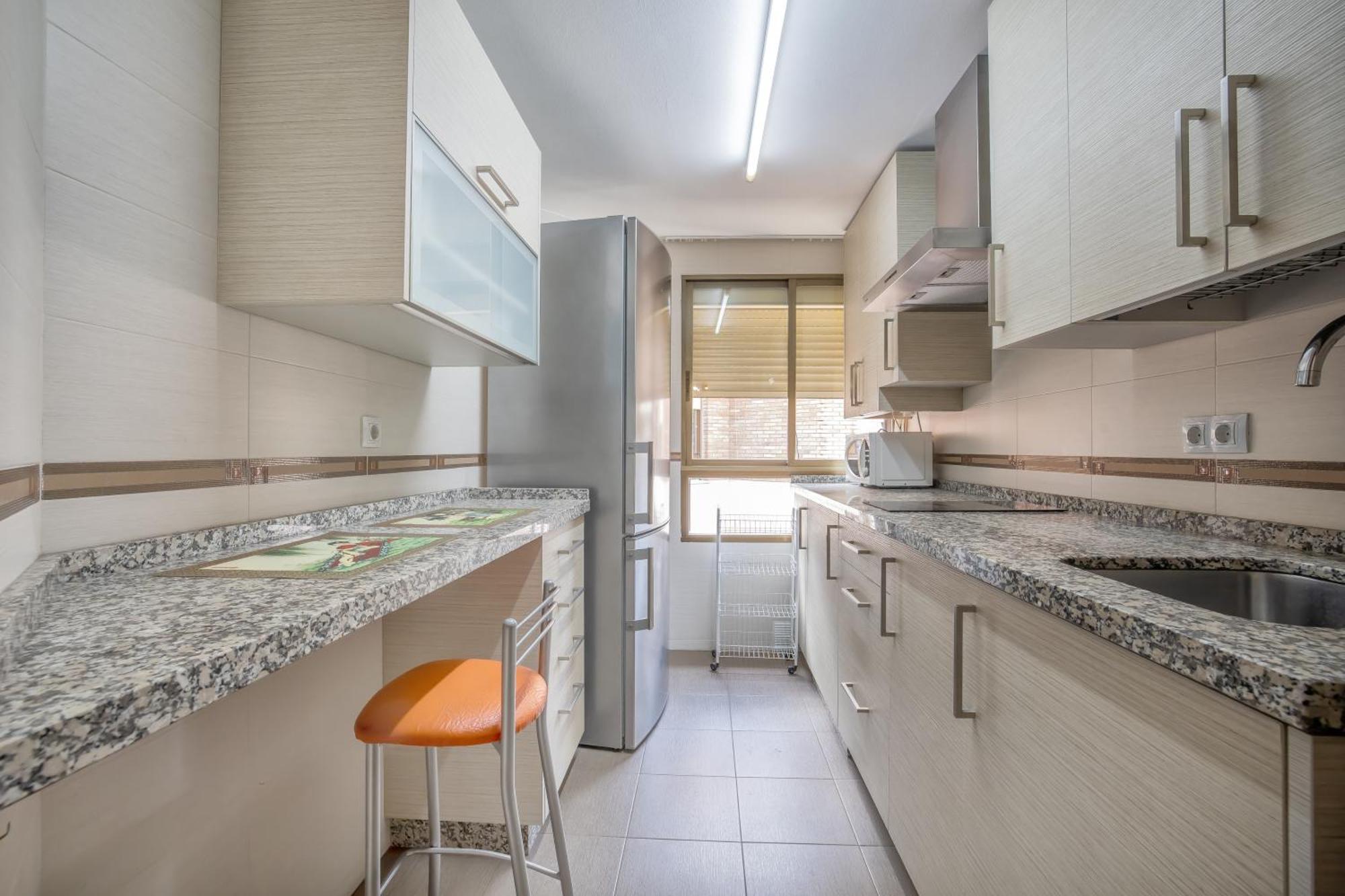 R & T Center - Parking Apartment *