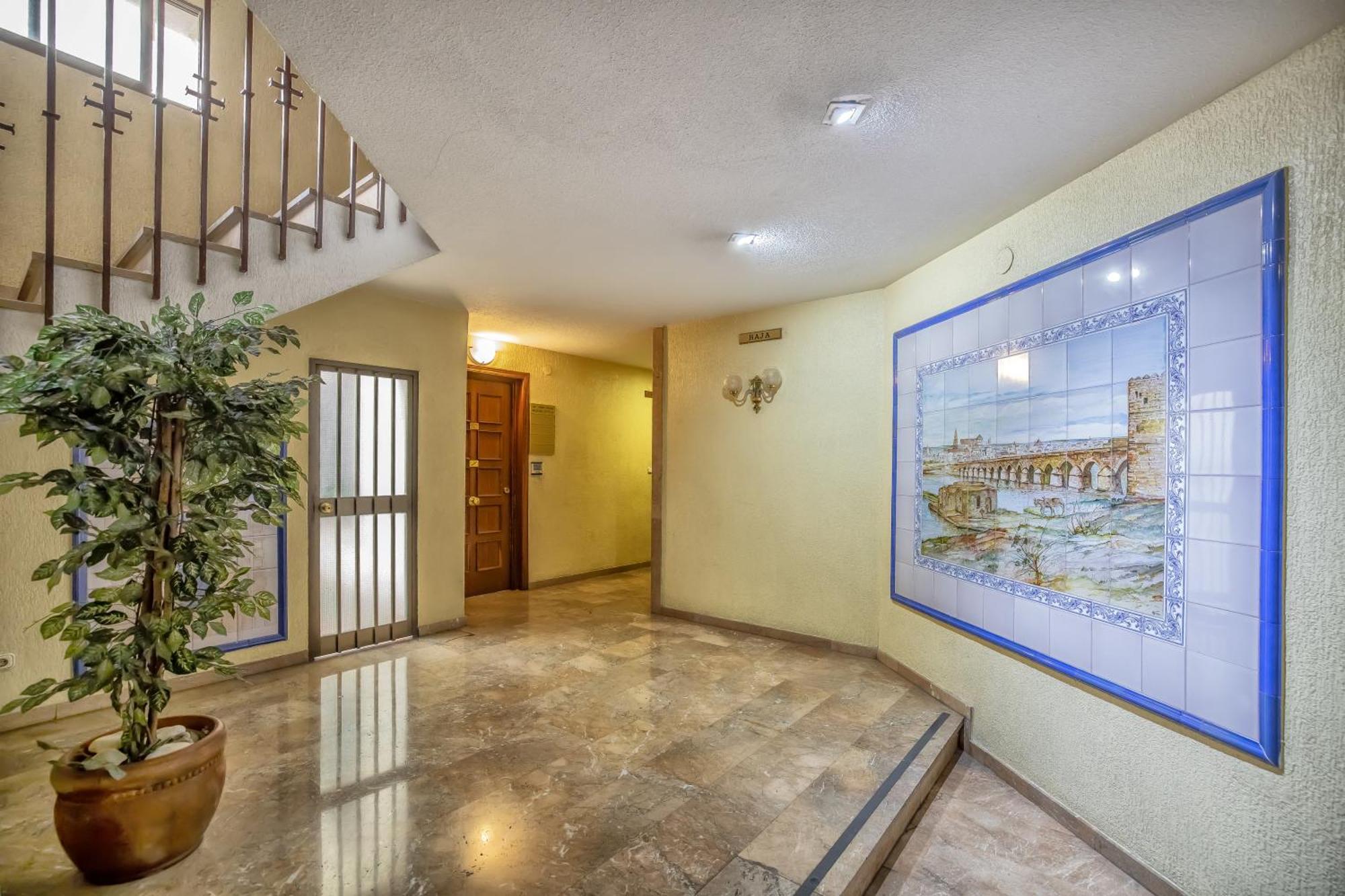 R & T Center - Parking Apartment Cordoba