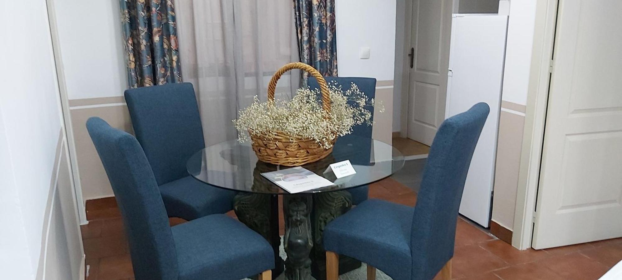 A 20 Metros De La Mezquita Catedral ,apartamentos Turistico Cespedes 5 Apartment *