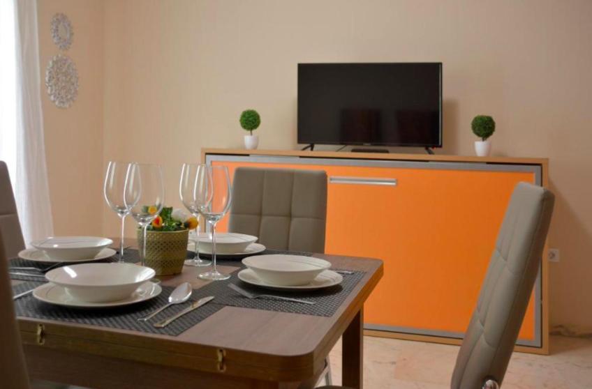 Apartamento Casa Patio Palmeras Con Piscina