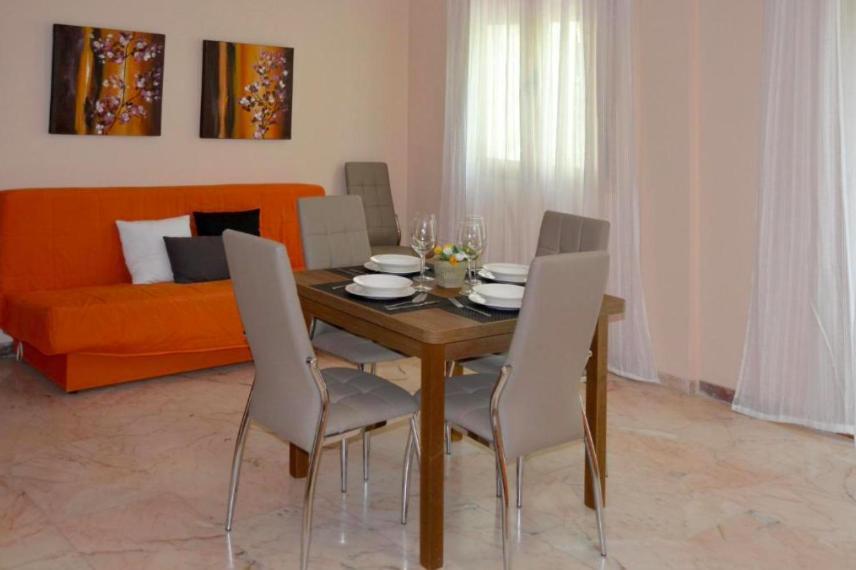 Casa Patio Palmeras Con Piscina * Córdoba