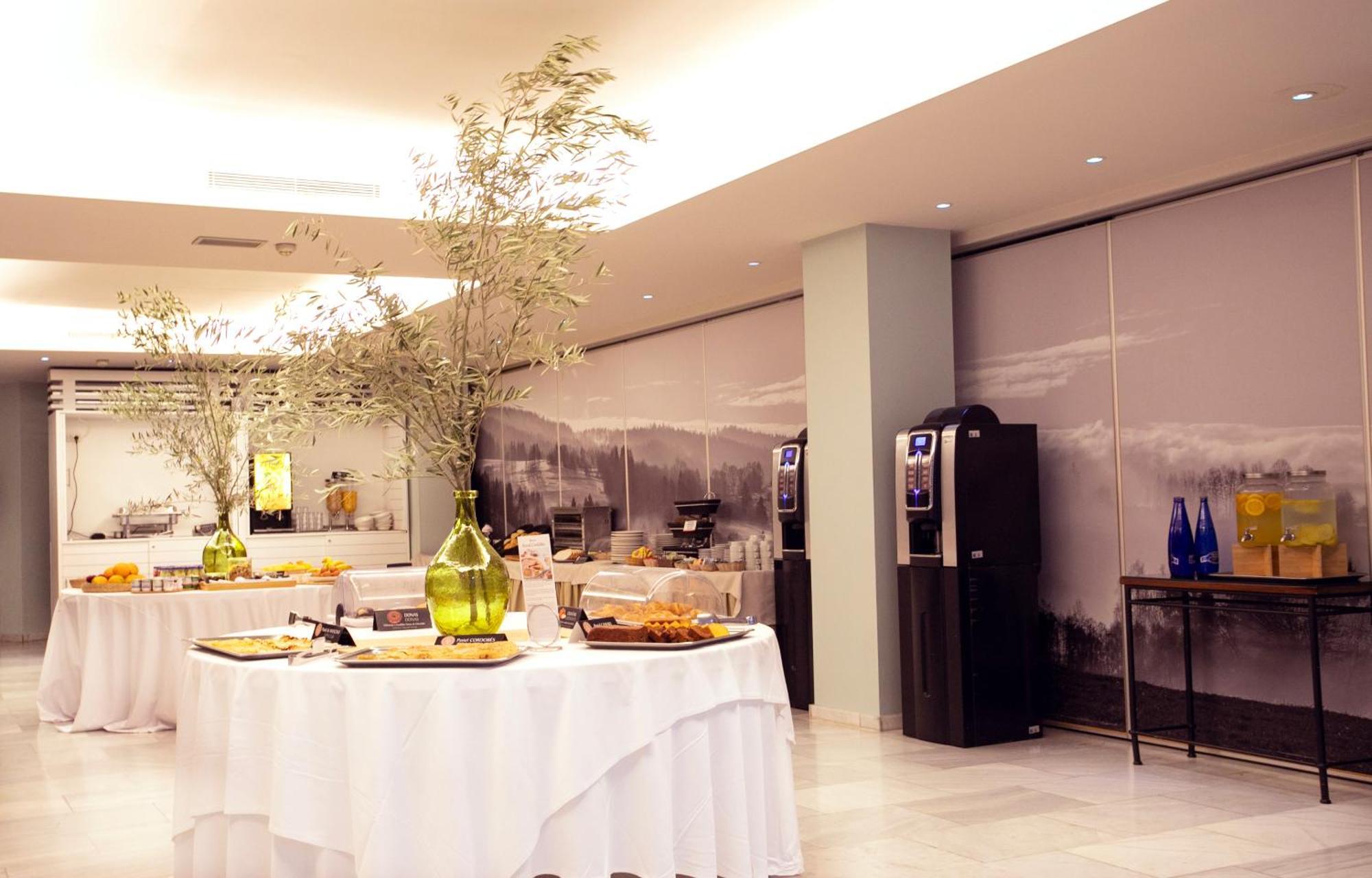 Oasis Hotel 2*