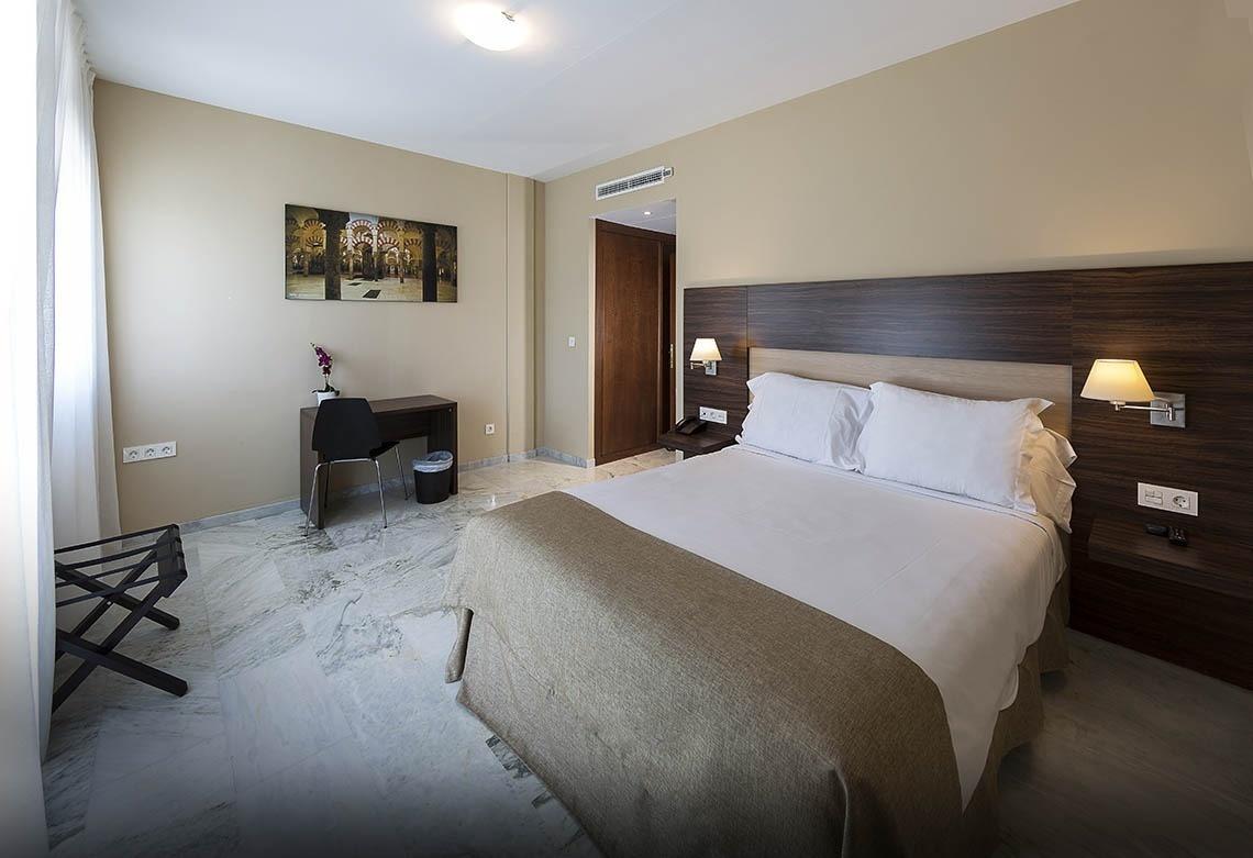 Abetos Del Maestre Escuela Hotel Córdoba