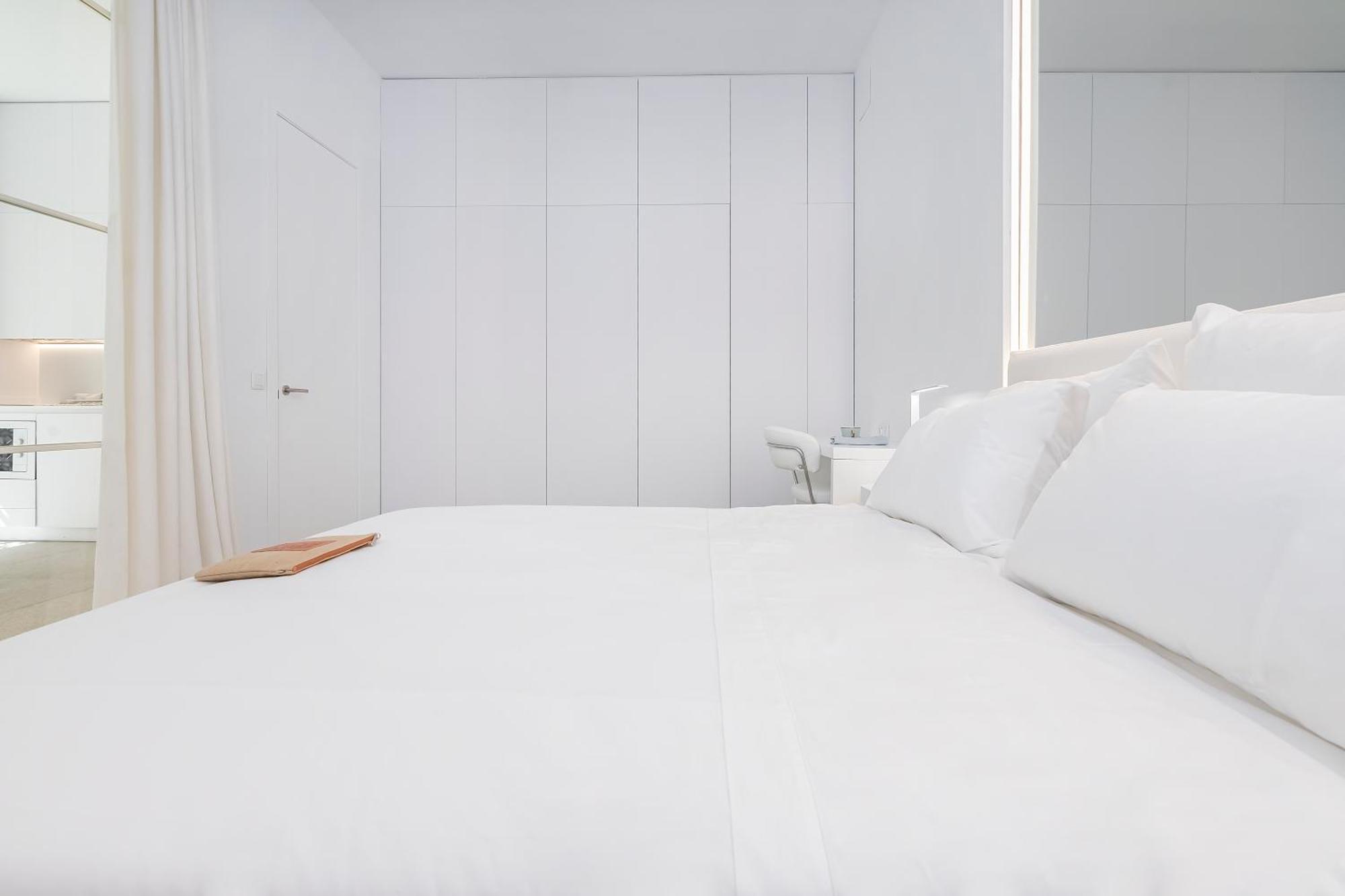 Bhost - Lumiere Apartment
