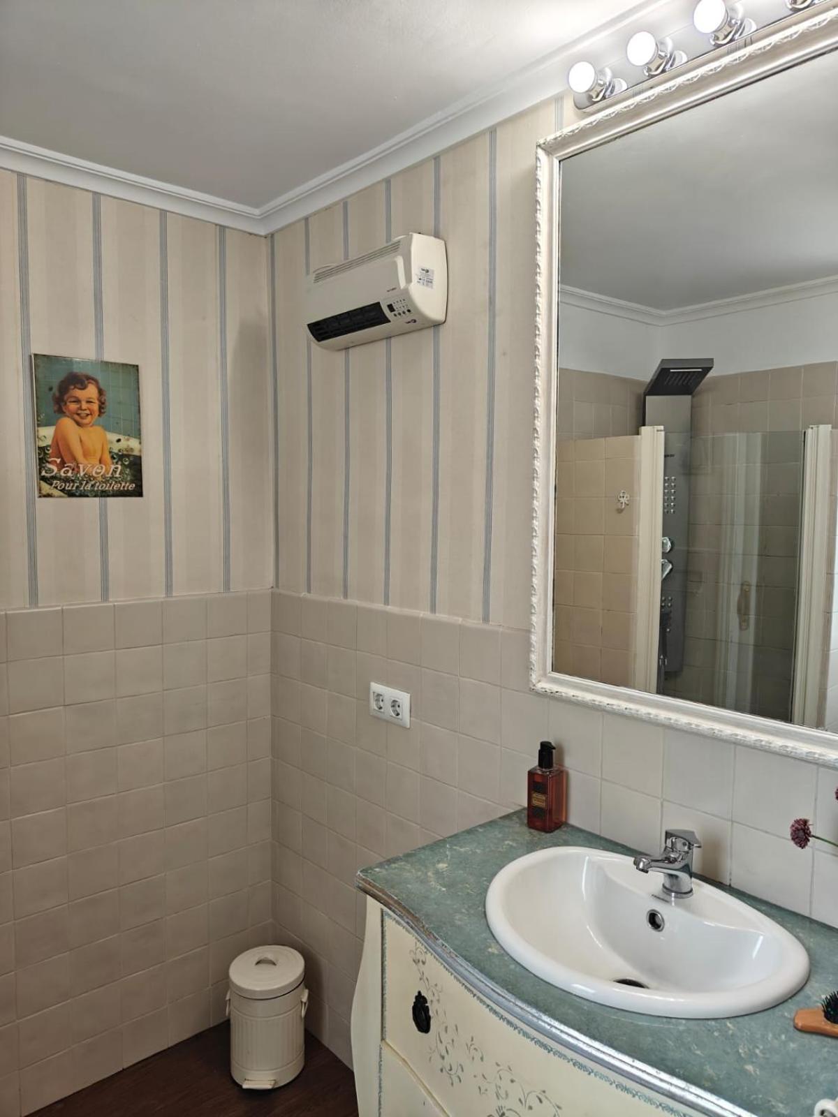 Gran Capitan Luxury Center Apartment- Parking Apartment