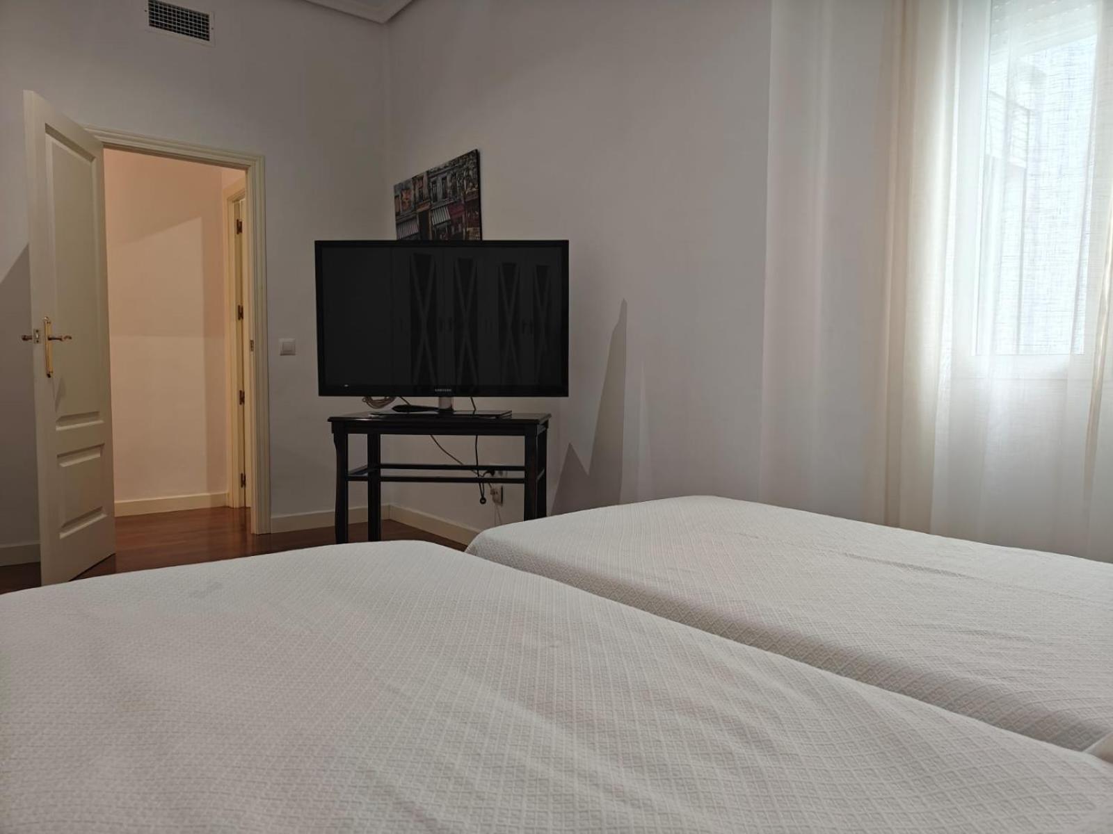 Apartment Gran Capitan Luxury Center Apartment- Parking