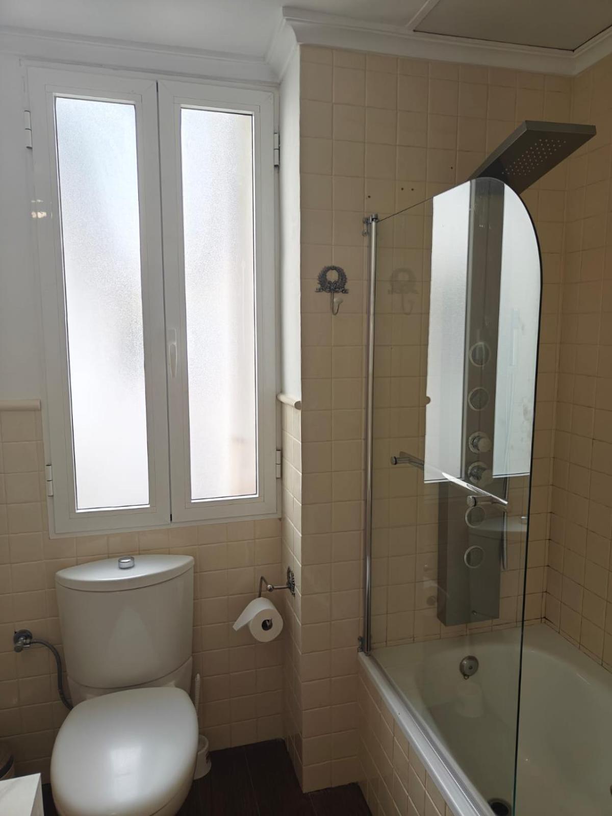 Gran Capitan Luxury Center Apartment- Parking Apartment *