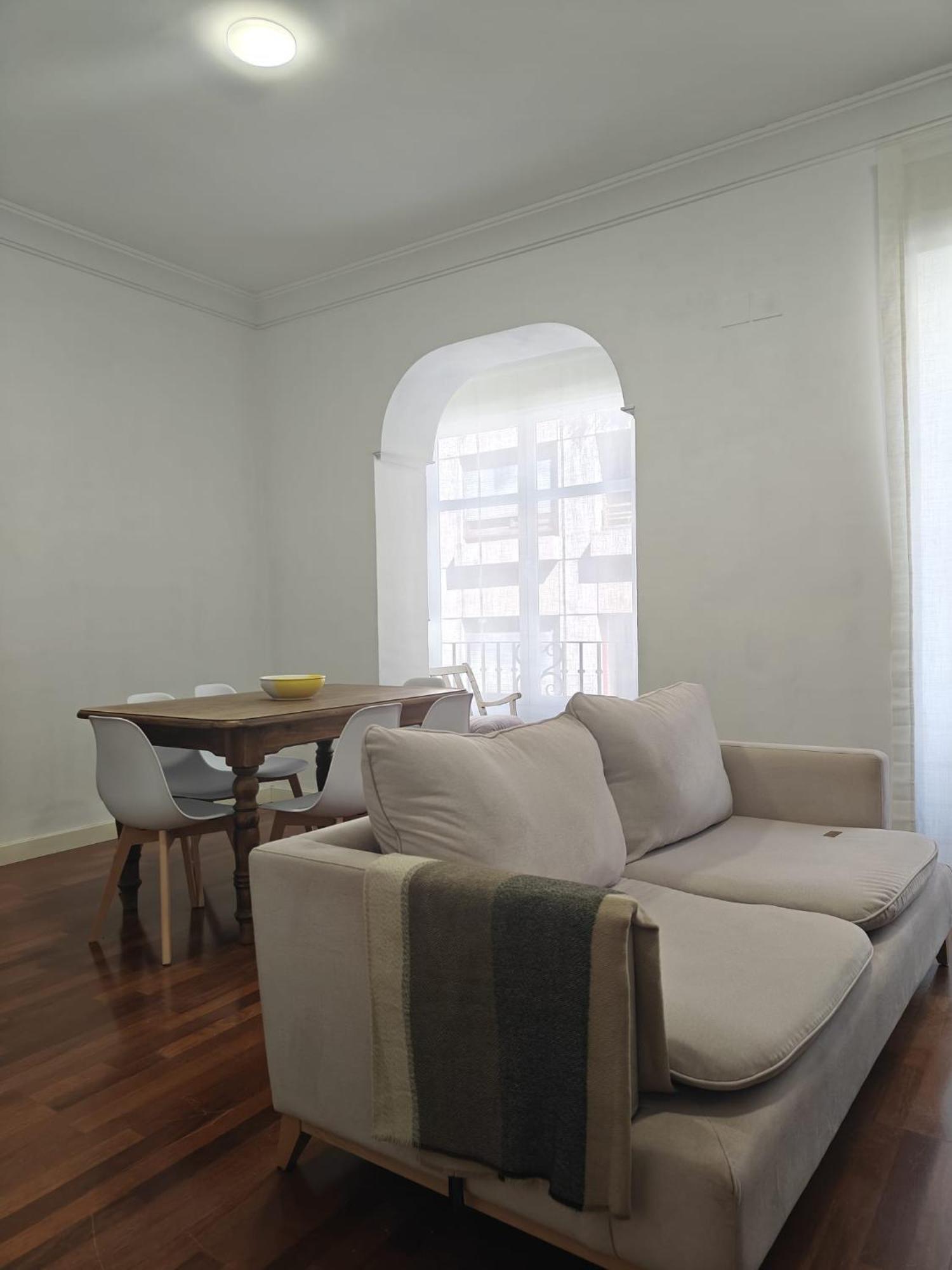 Gran Capitan Luxury Center Apartment- Parking Apartment