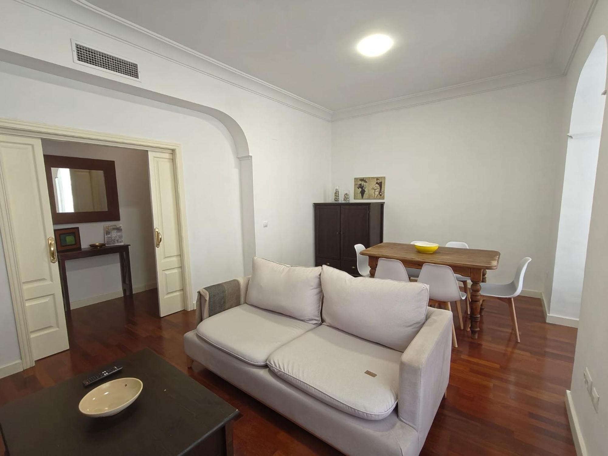 Gran Capitan Luxury Center Apartment- Parking Apartment *