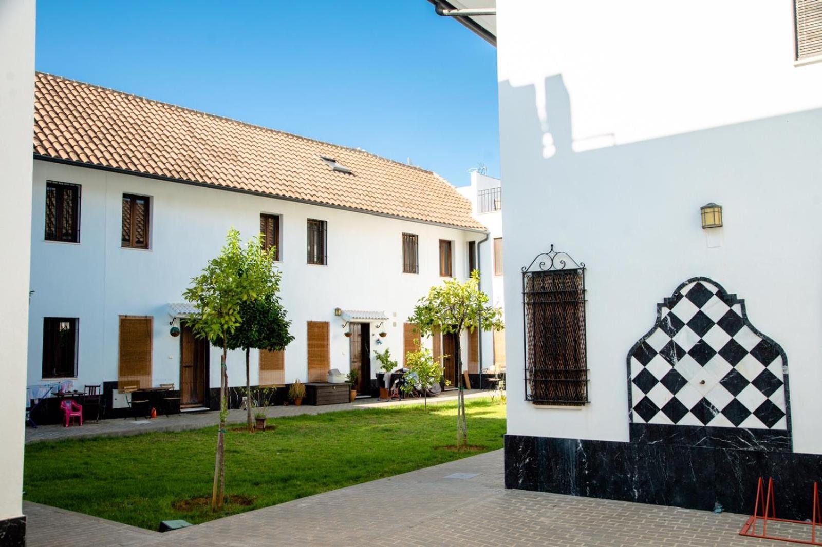 Patios De San Lorenzo Con Parking