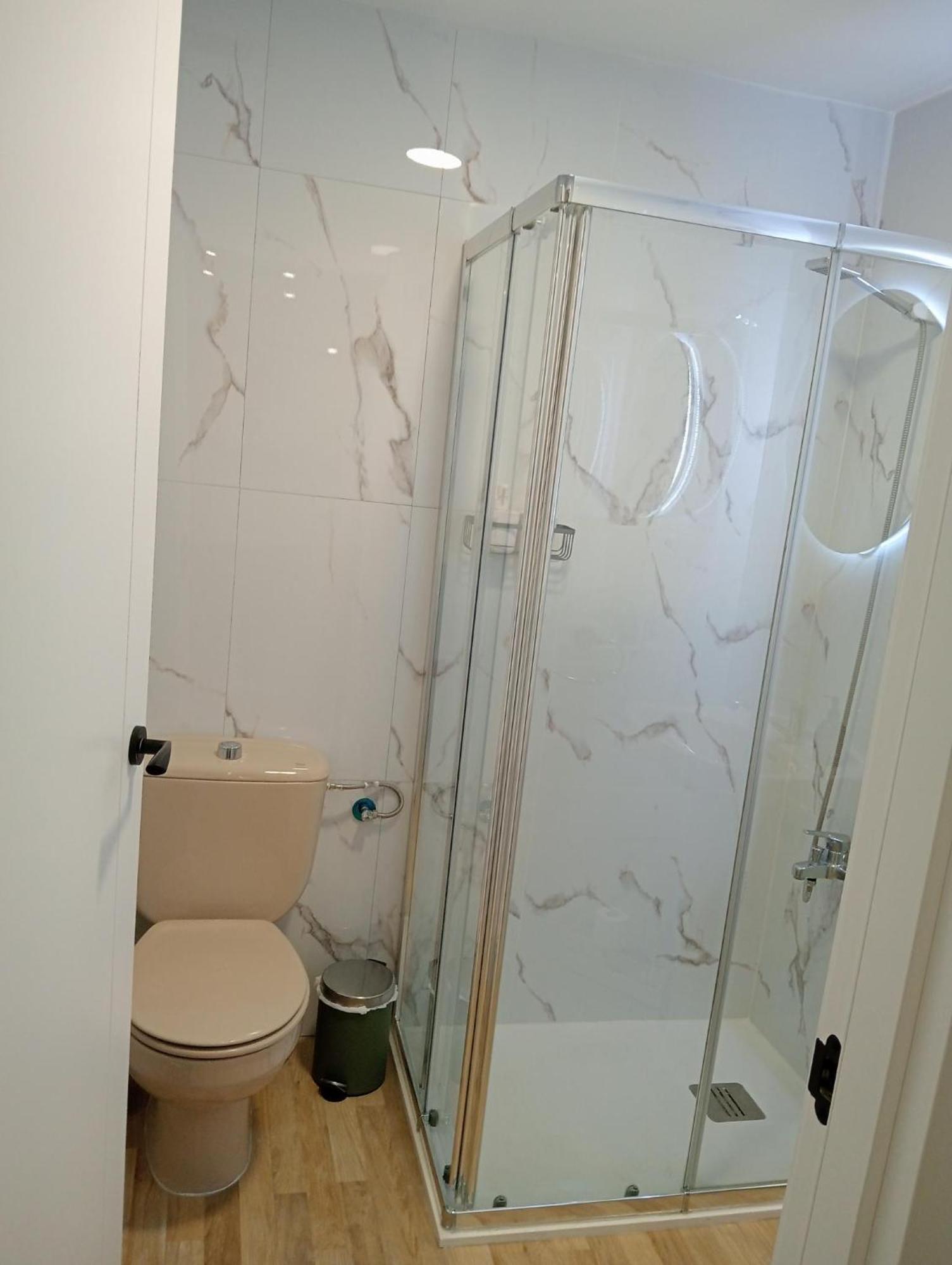 Apartamento Amor, Emoción Y Más, Auténtico Céntrico Climatizado,con Wifi, Cercano A La Catedral Y Estaciones *