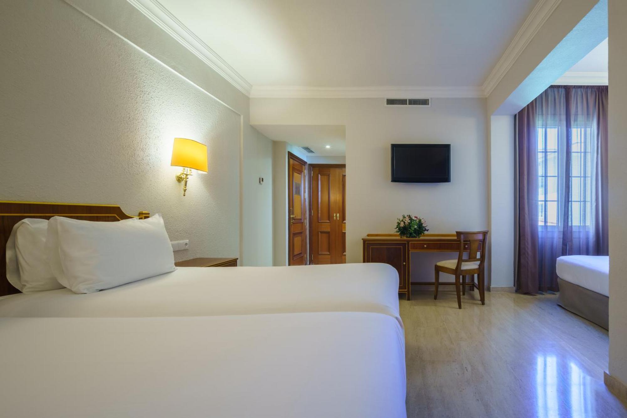 Hotel Crisol Jardines De