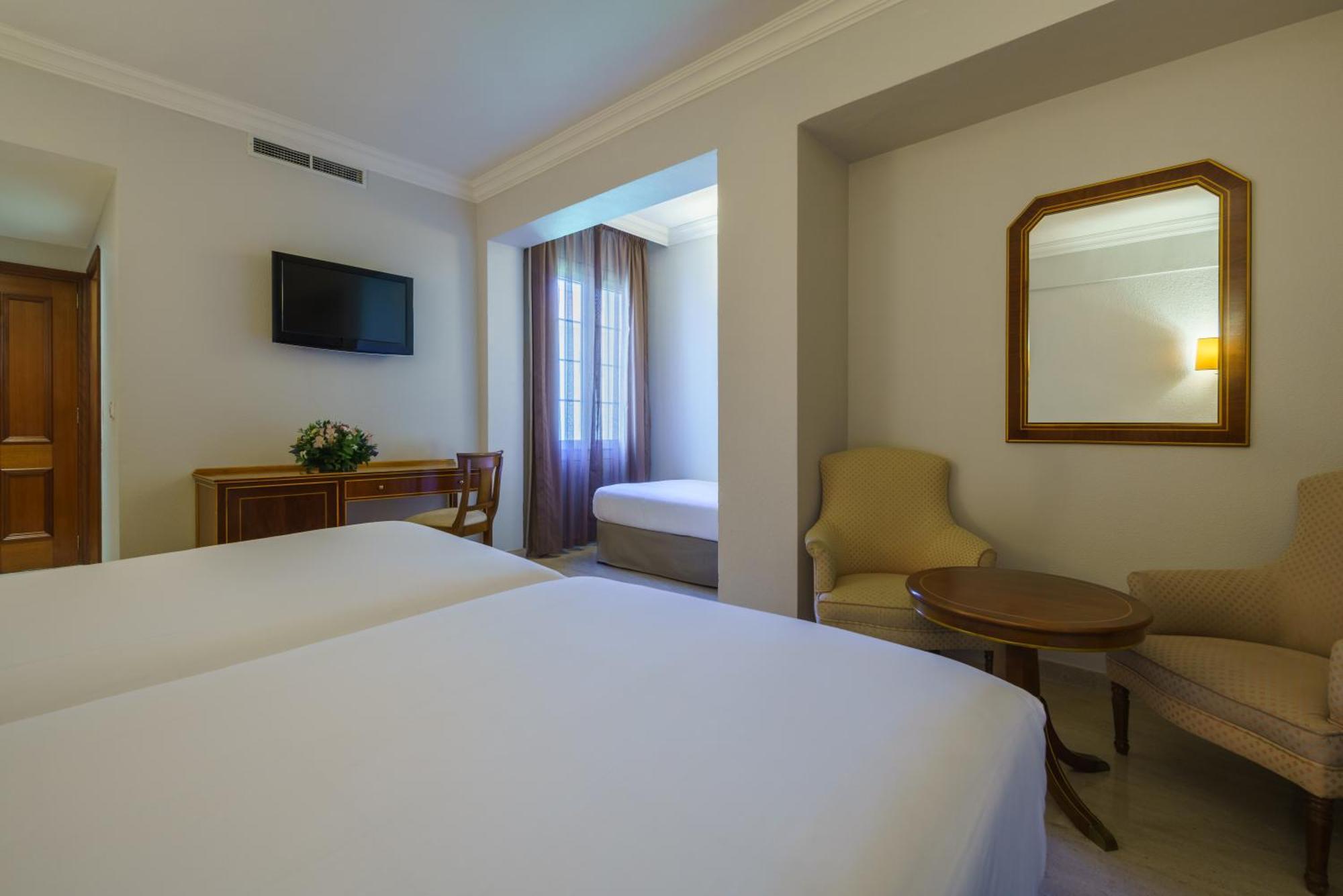 Hotel Crisol Jardines De 4*