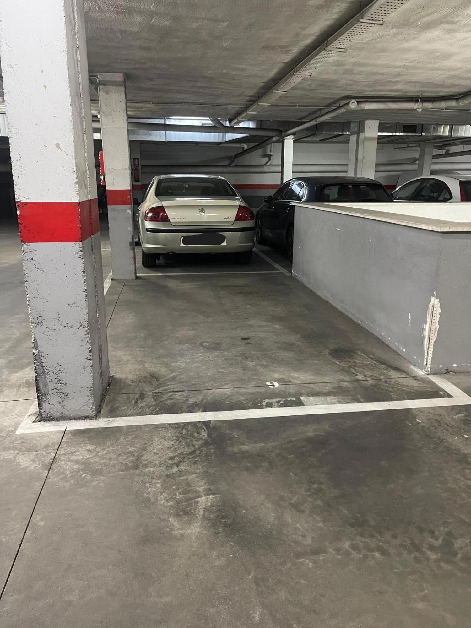 Azahar Centre & Parking