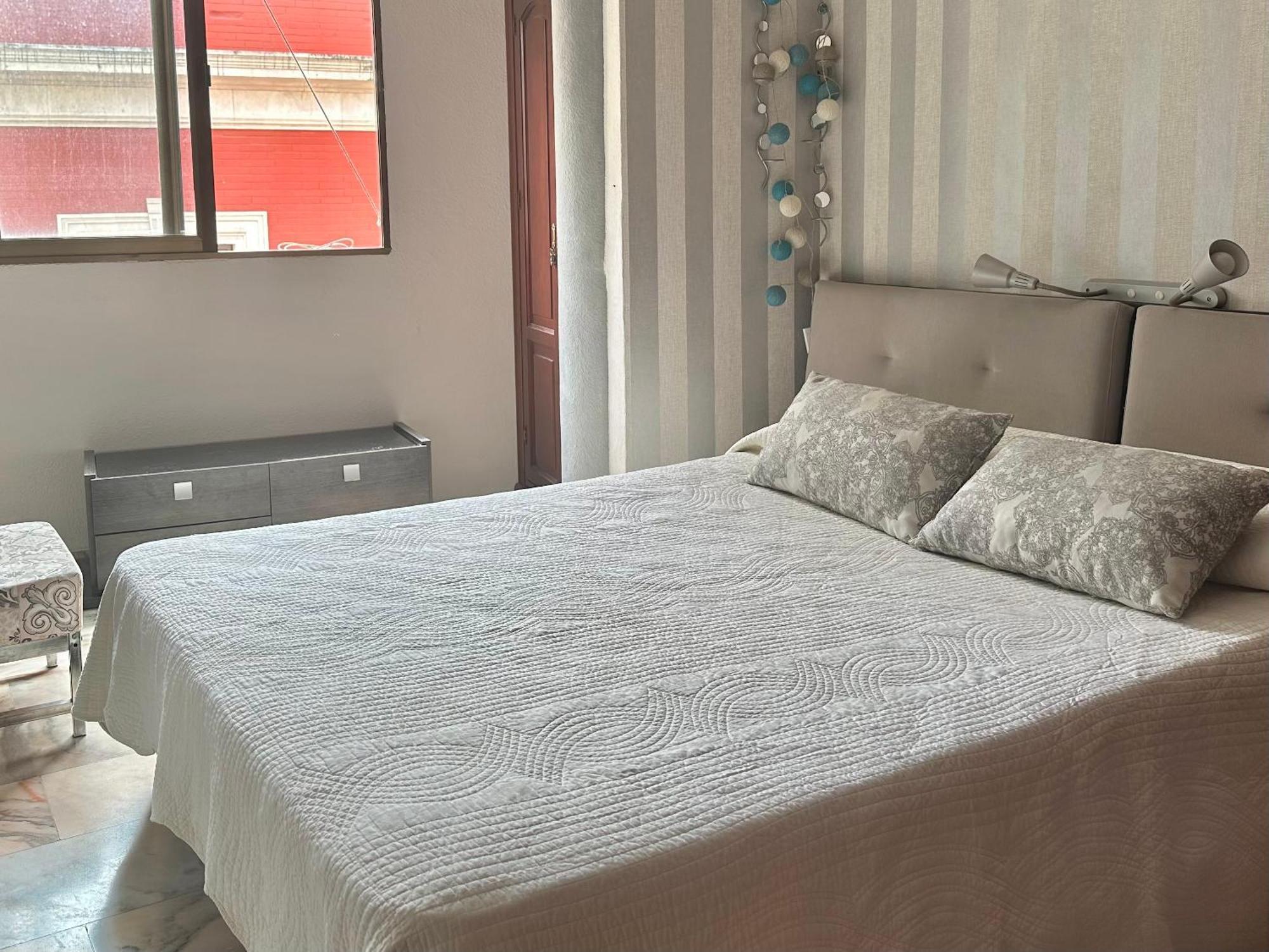 Alfonso Xiii Apartment *