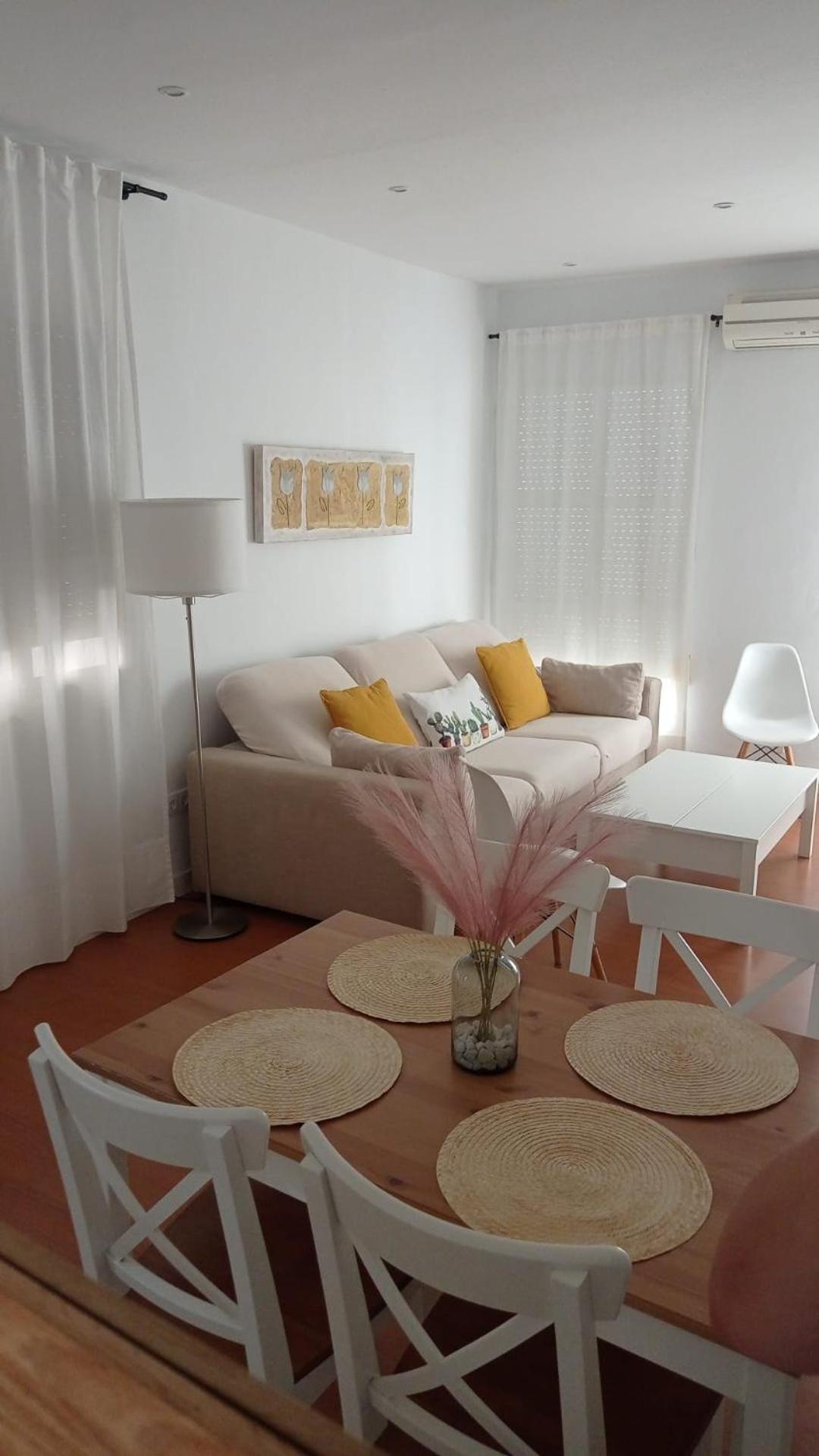 Precioso En Plaza De Cañas Apartamento