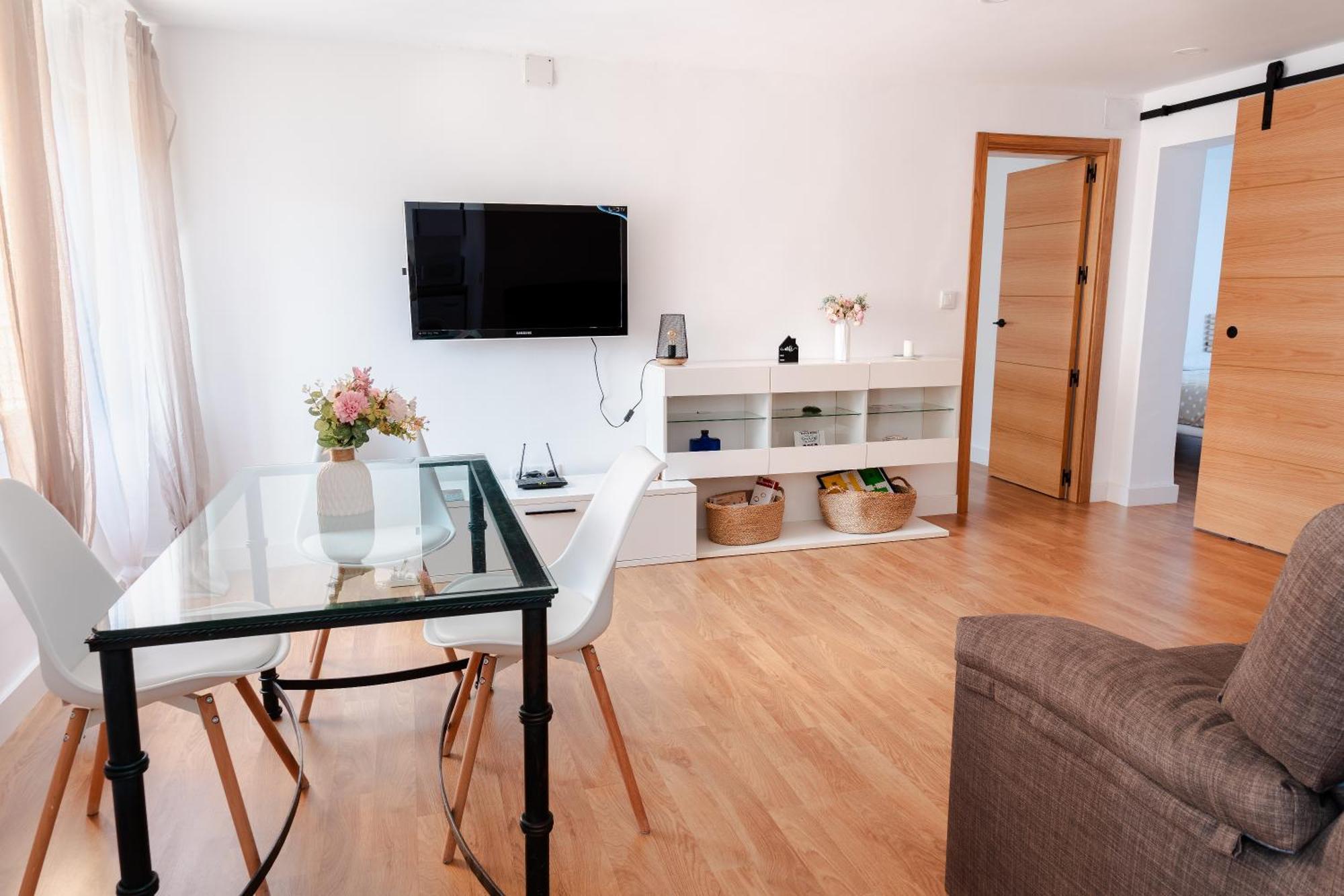 Reformado Y Muy Tranquilo Junto A Puente Romano, 3hab, Aire Acondicionado Y Wifi Apartamento