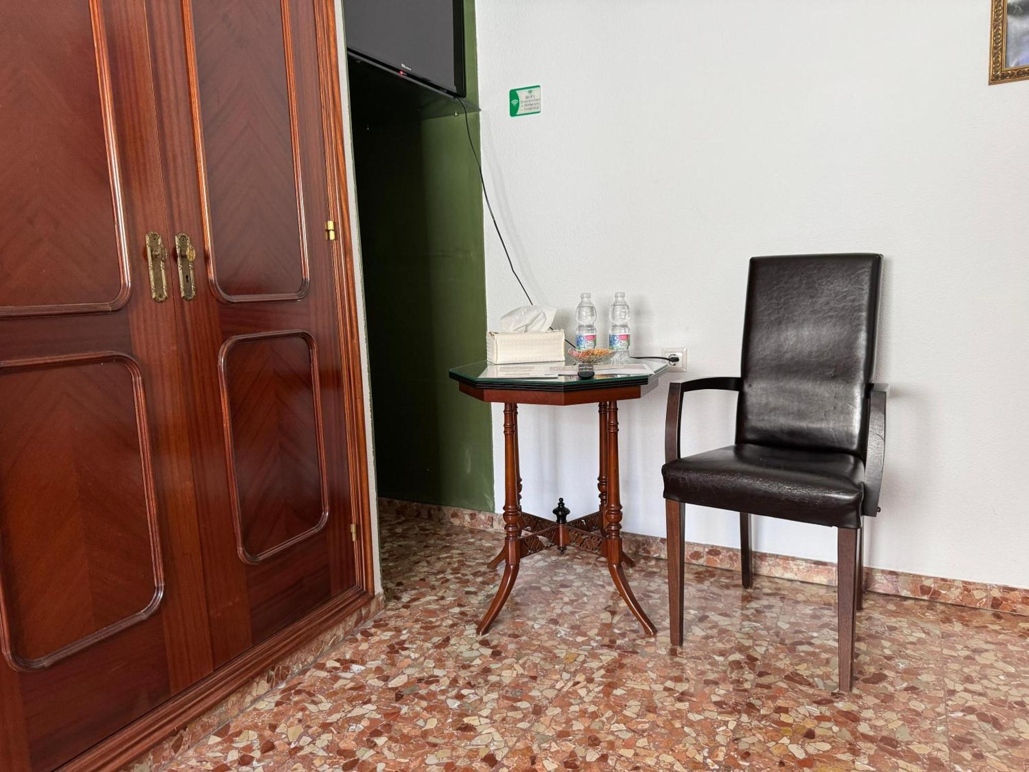 Casa Valenzuela *