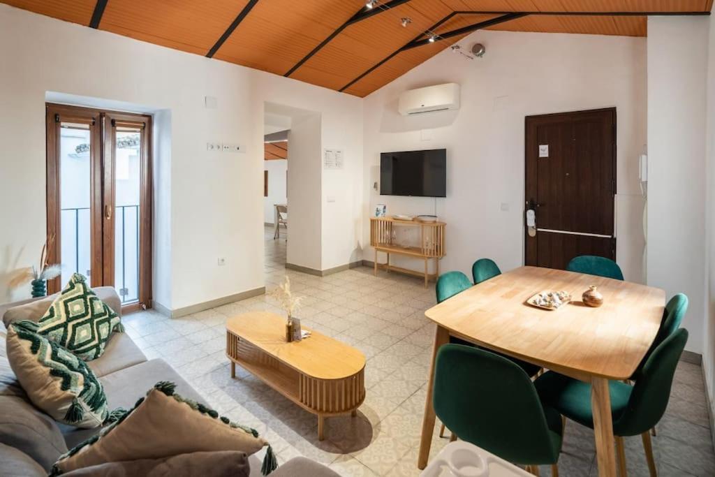 Your Perfect Base For Exploring * Córdoba
