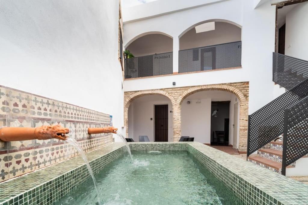 Apartamento Stunning Andalusian Oasis With Terrace & Pool