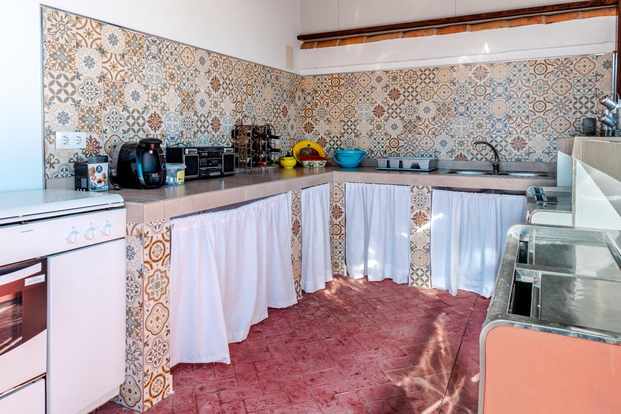 Con Piscina, Barbacoa, Aire Acondicionado, Wifi De Alta Velocidad, Cocina Exterior Y Parking Сasa de vacaciones