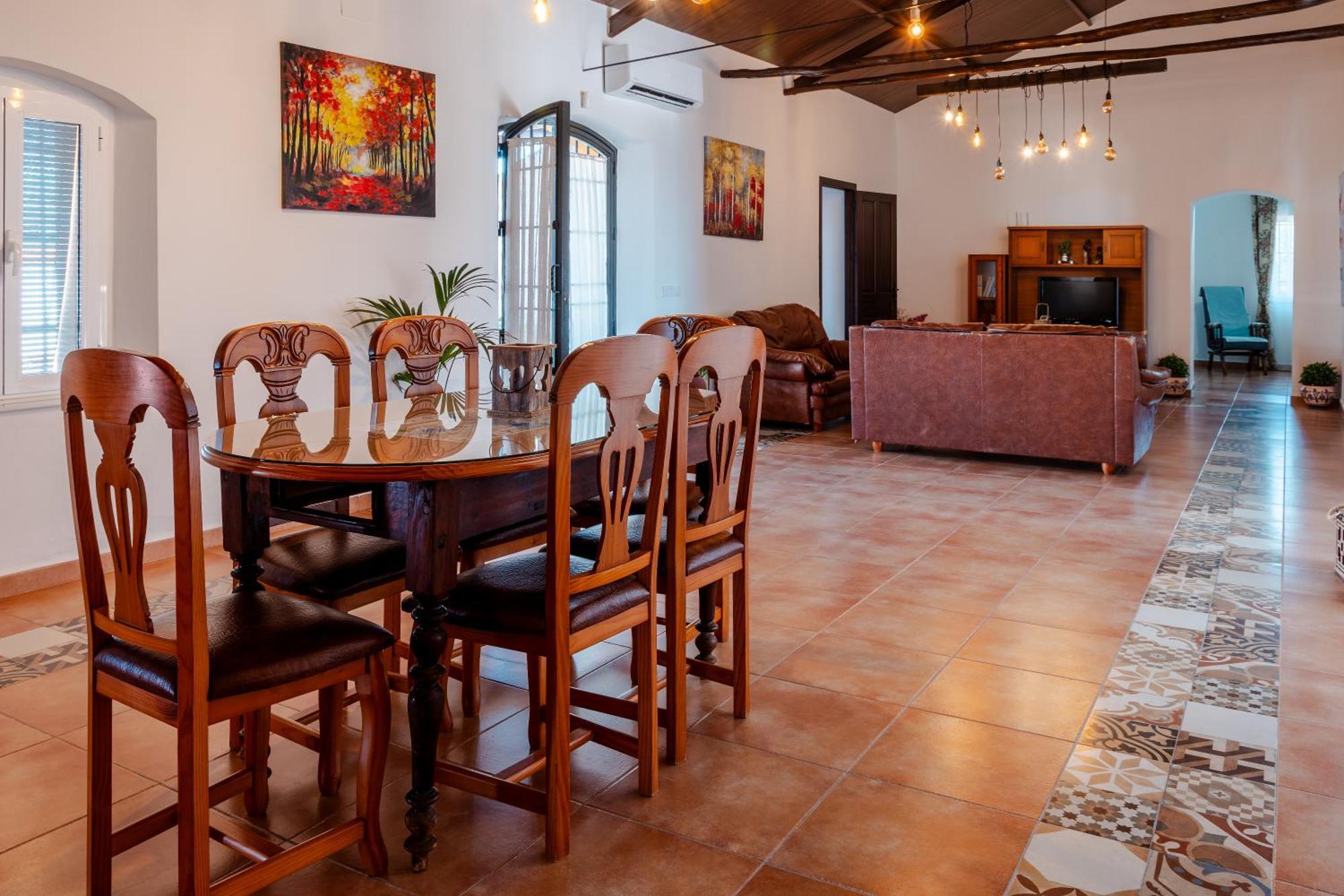 Con Piscina, Barbacoa, Aire Acondicionado, Wifi De Alta Velocidad, Cocina Exterior Y Parking Сasa de vacaciones Córdoba