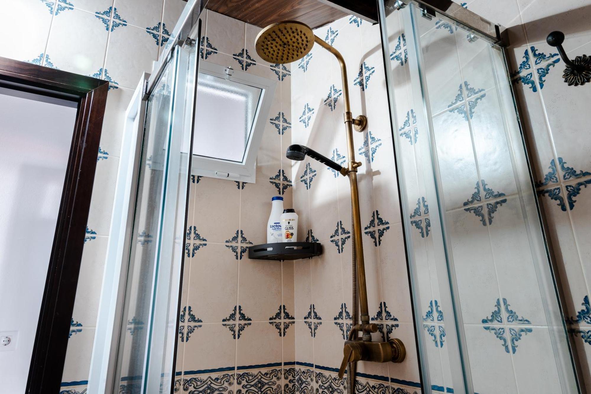 Con Piscina, Barbacoa, Aire Acondicionado, Wifi De Alta Velocidad, Cocina Exterior Y Parking Сasa de vacaciones