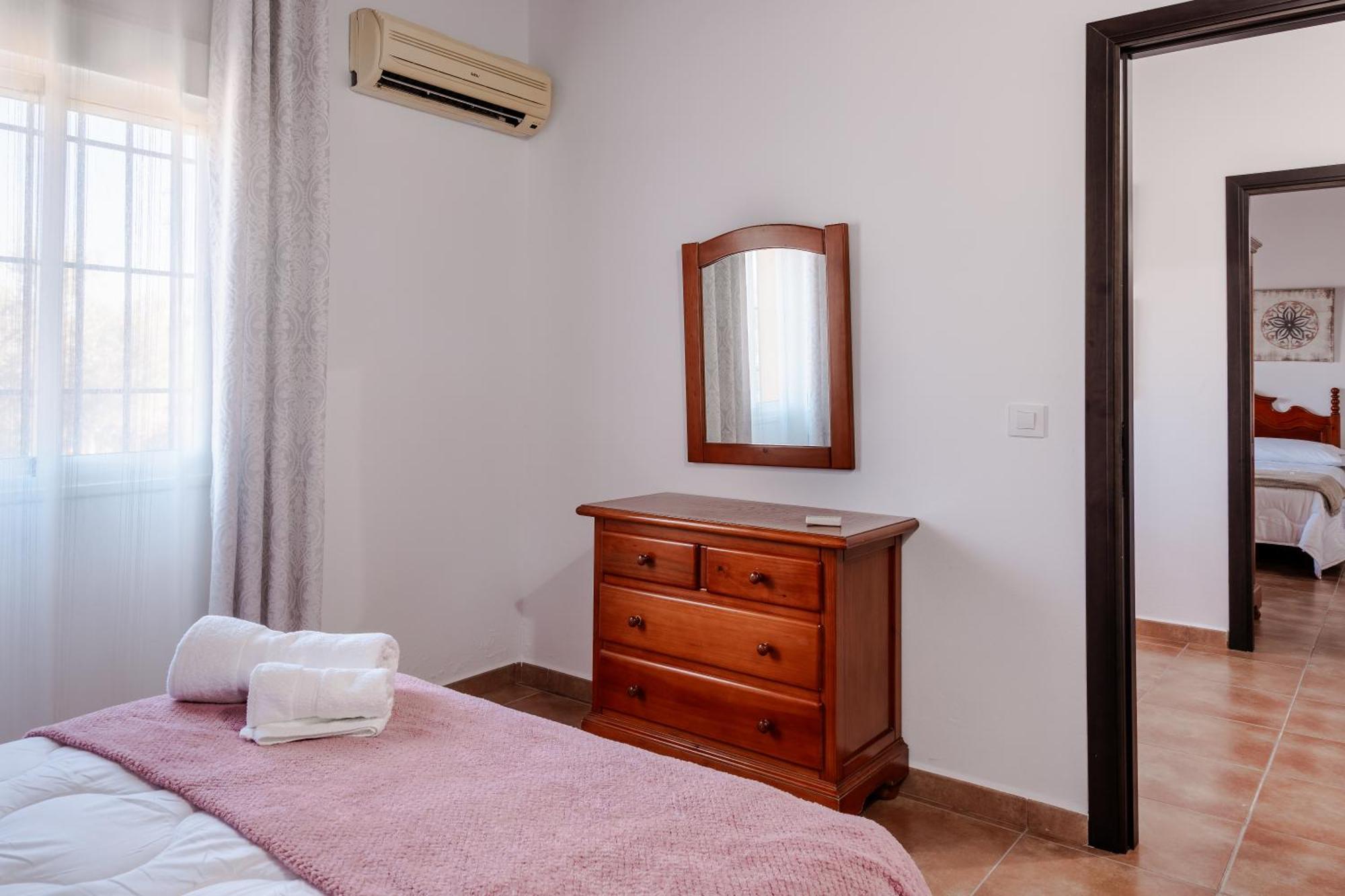 Сasa de vacaciones Con Piscina, Barbacoa, Aire Acondicionado, Wifi De Alta Velocidad, Cocina Exterior Y Parking *
