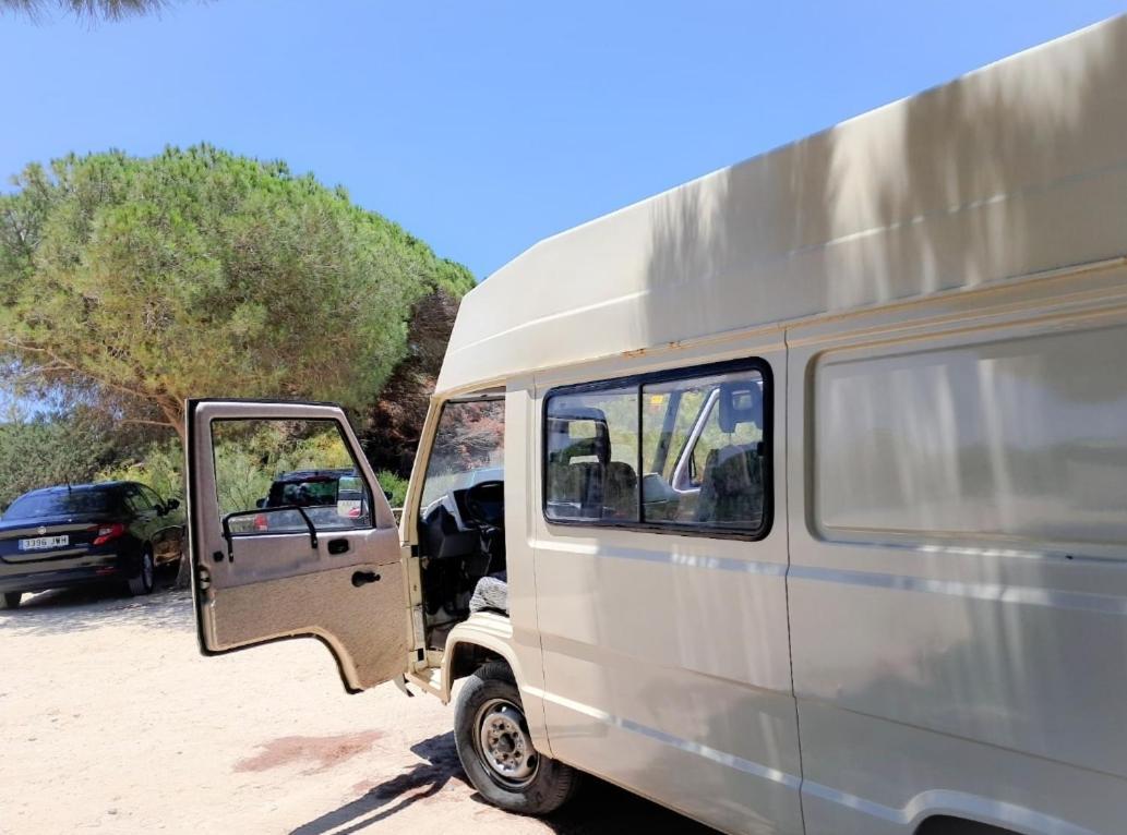 Campo de lujo Mercedes-mb120e-van22-1 Córdoba